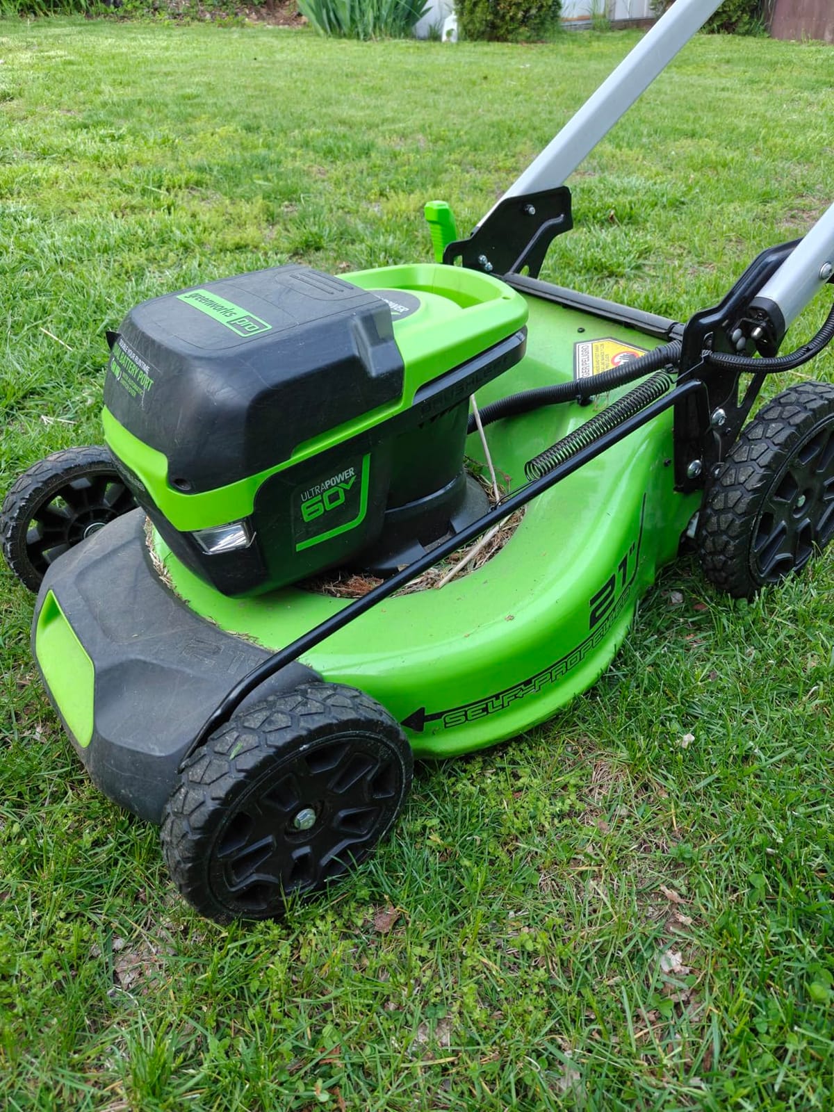Greenworks 60V 21 in Self-Propelled Lawn Mower, (2) 4.0 Ah Battery Kit customer photo 1