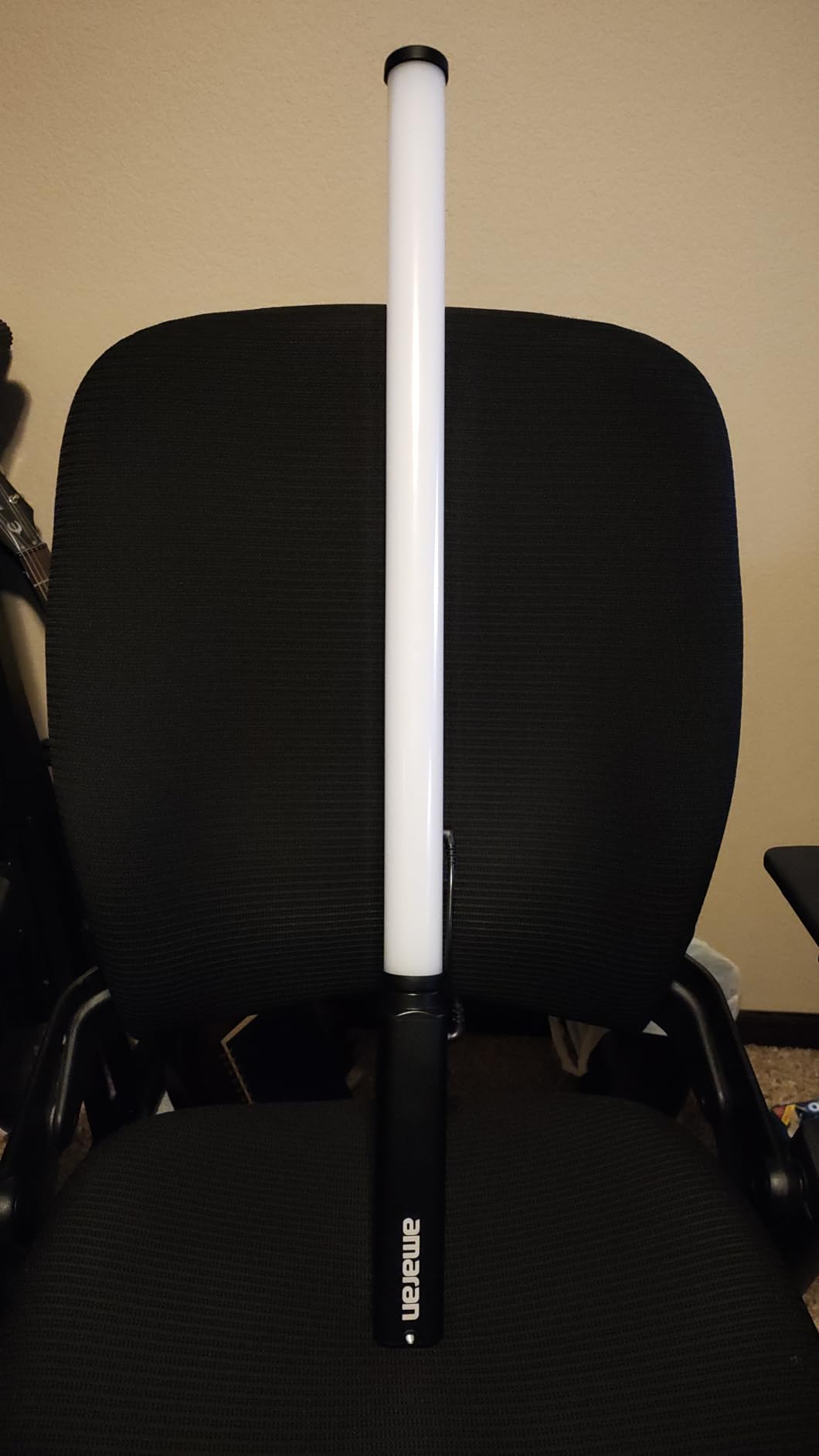 Aputure Amaran T2C 20W RGBWW LED Tube Light, APP/DMX Control, 23.6inch/60cm Stick Light, 2500-7500K CCT, Rechargeable Battery, 15 Lighting FX, for Video, Photo, Vlogging, YouTube, Live Streaming customer photo 1