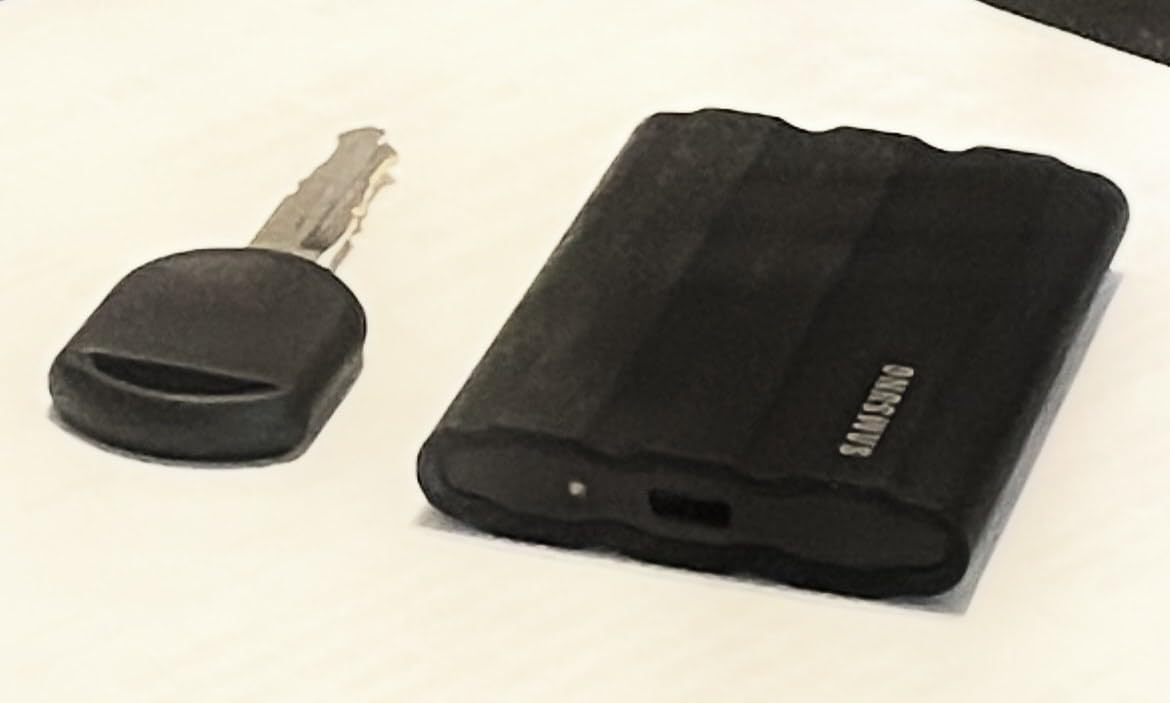 Samsung T7 Shield Portable SSD 2TB, USB 3.2 Gen 2, Up to 1,050 MB/s, Rugged, IP65 Water Resistant customer photo 2