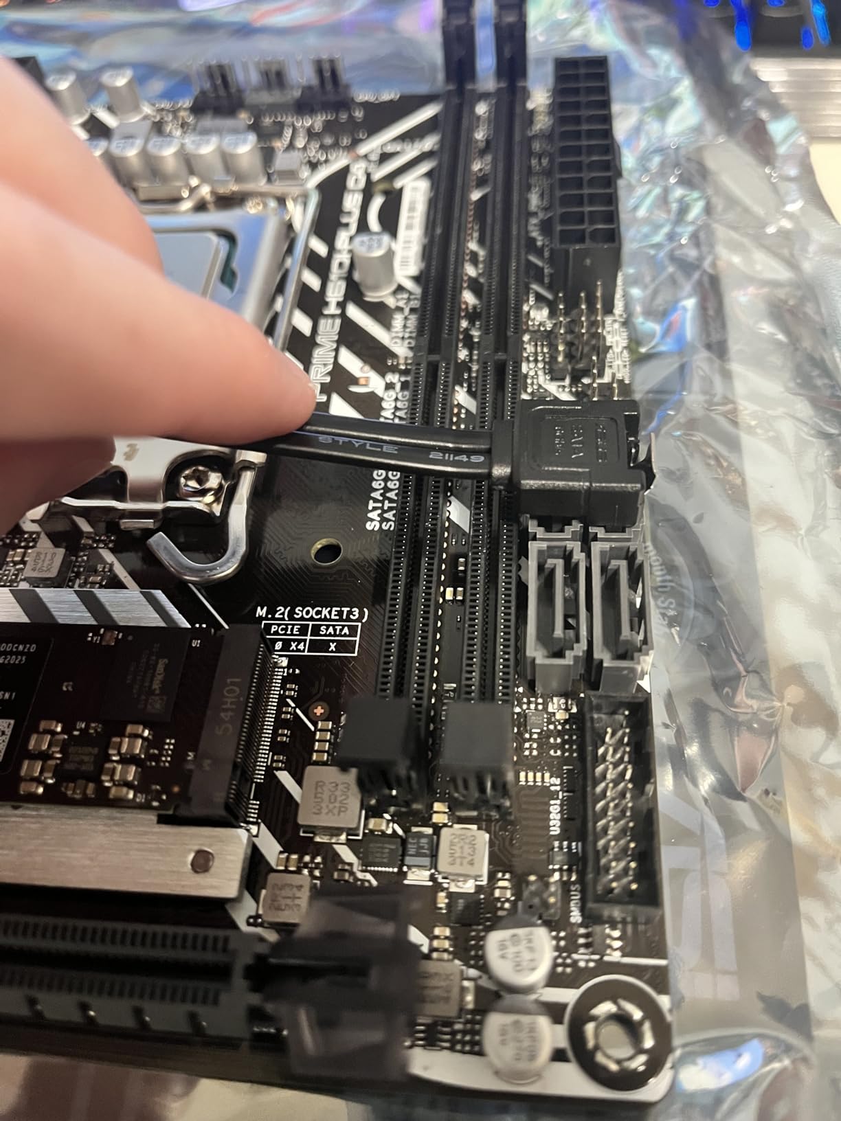 ASUS PRIME H610I-PLUS D4 LGA 1700 (Intel 12th Gen & Intel vPro) Mini-ITX Motherboard (PCIe 4.0, DDR4, USB 3.2 Gen 1 Type-A, 1Gb LAN, DP/HDMI/D-Sub, V-M.2 Key E, Q-LED, Mono-out header with amp IC, SPI TPM header) customer photo 2