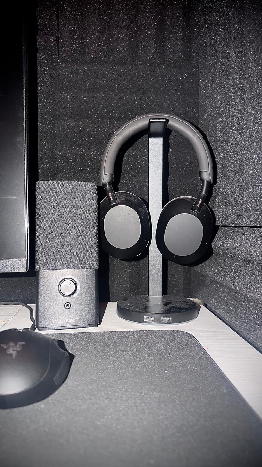 Sony WH-1000XM5 Premium Noise Cancelling Wireless Headphones, Silver | Auto NC Optimizer, Up to 30 Hrs of Battery, Carrying Case, Crystal Clear Calls, Touch Control, Multipoint Connection customer photo 1