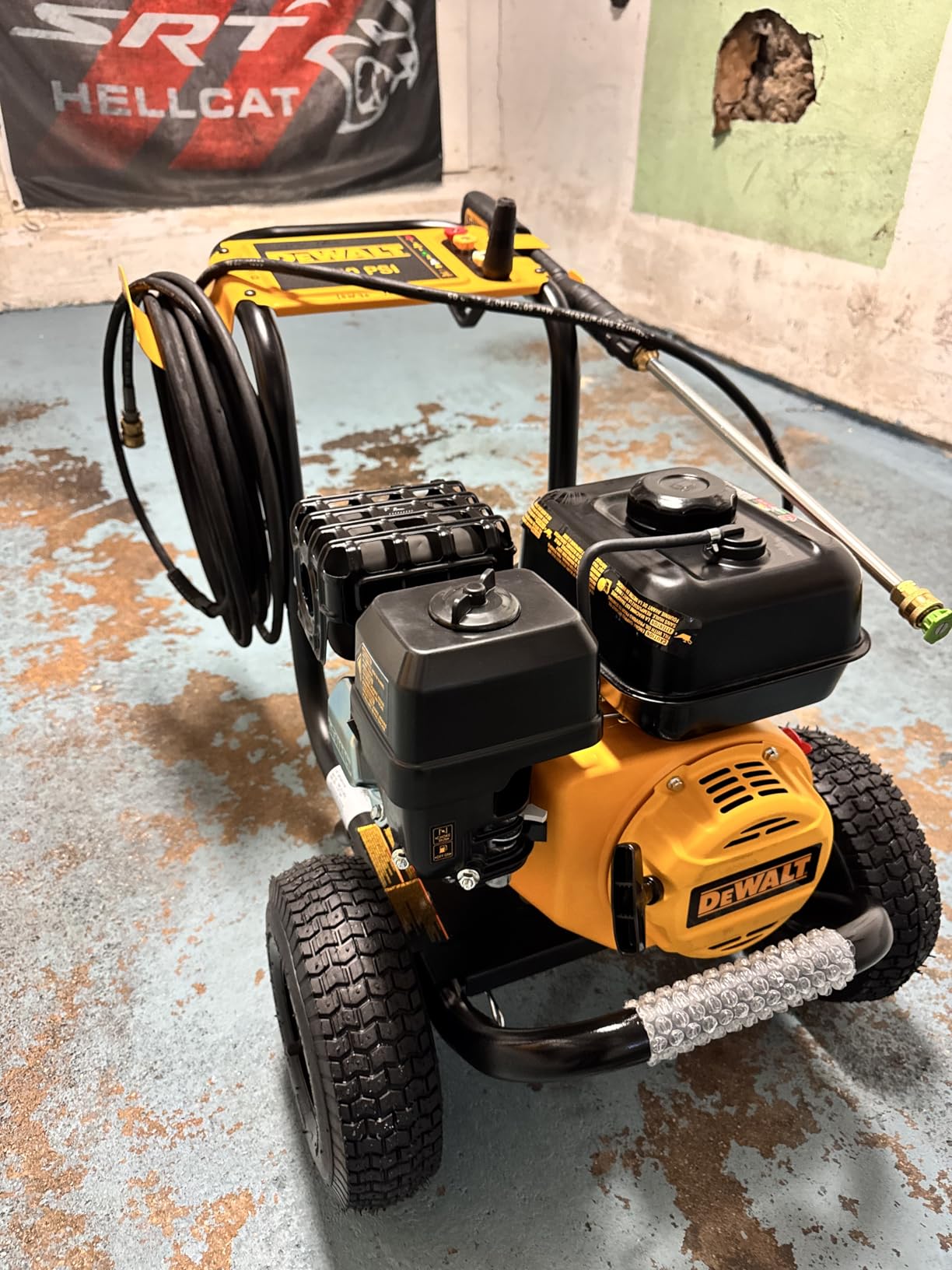 DeWalt DXPW3300-S 3300 PSI Gas Pressure Washer, 2.4 GPM, Residential Model, AAA Axial Cam Pump, 25' Hose, 5 Nozzles customer photo 2