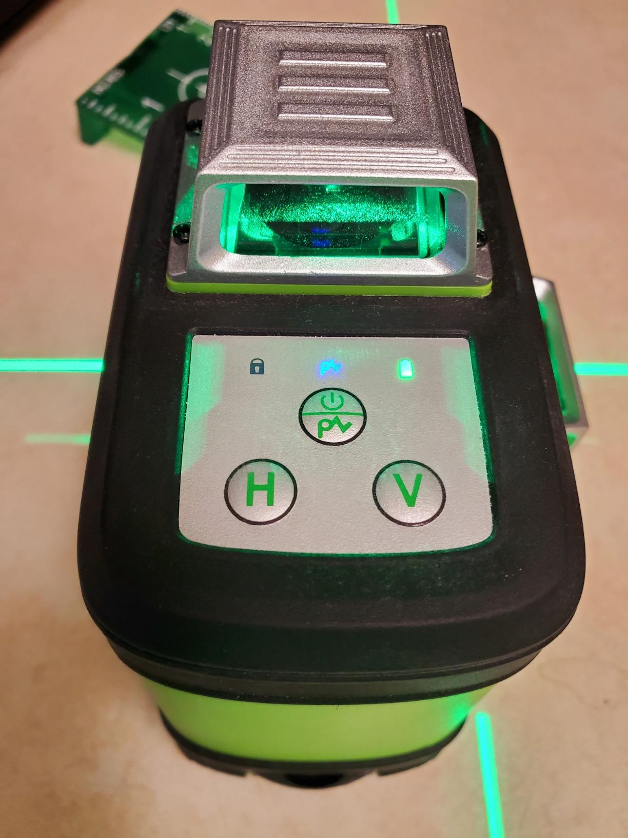 Huepar Laser Level 360 Self Leveling, Rechargeable Green Laser 3x360° Cross Line Lazer Leveler 3D Level Laser Tool for Construction and Picture Hanging, Strong Magnetic Bracket&Hard Carry Case -HM03CG customer photo 1