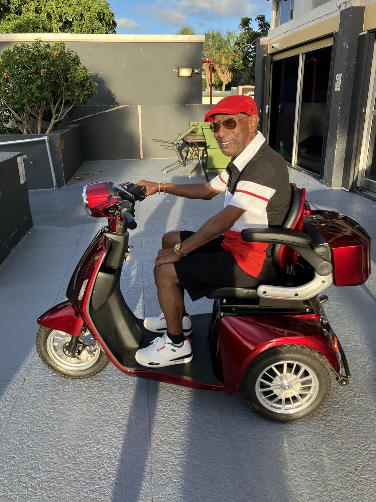 Heavy Duty 3 Wheel Mobility Scooters for Seniors & Adults 500lbs Capacity - Electric Powered Wheelchair Device - 800W All Terrain Fast Mobility Scooter for Outdoor w/Long Range Battery Romote Key customer photo 2