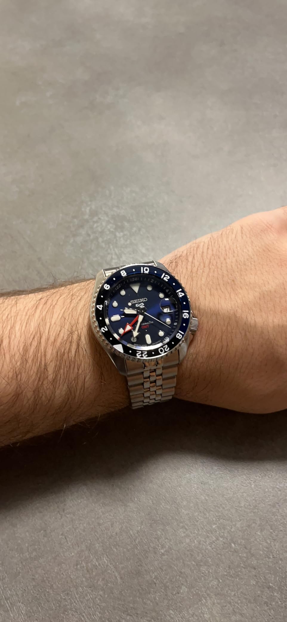Seiko SSK003 Automatic Watch for Men - 5 -Sports - Blue Dial with Date Calendar and Luminous Hands & Markers and Black & Blue GMT Bezel, 100m Water-Resistant customer photo 1