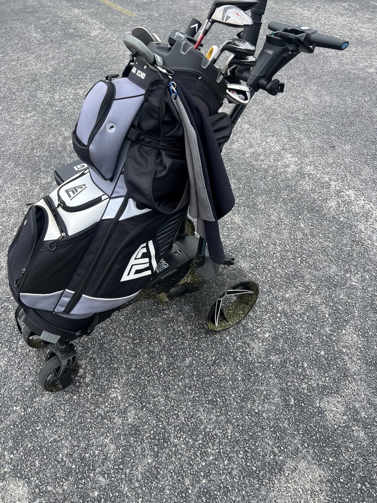 MGI Navigator Ai GPS+ Electric Golf Cart - 36 Hole Lithium Battery - Remote Control - Accessories Included (Drink, Umbrella, & GPS Phone Holder), Black customer photo 1