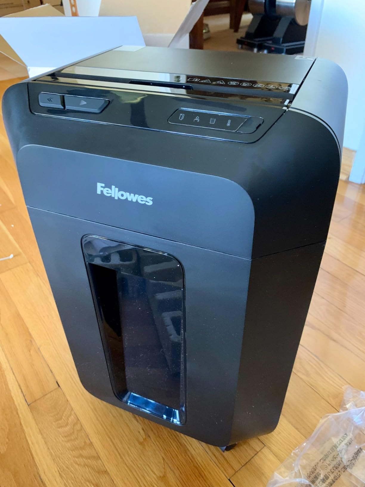 Fellowes AutoMax 100MA 100-Sheet Micro-Cut Autofeed 2-in-1 Paper Shredder for Office/Small Office customer photo 1