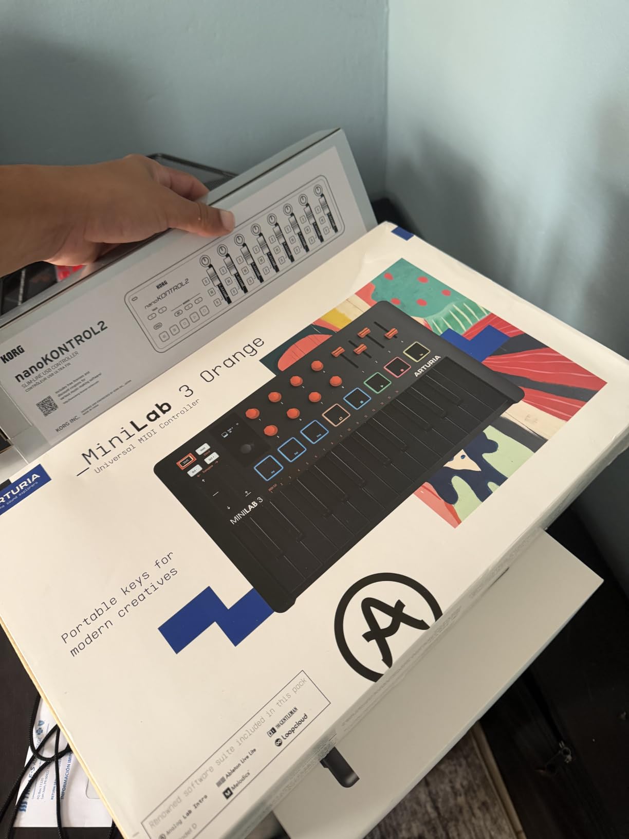 Arturia MiniLab 3 Universal MIDI Controller, White | All in One Software Package, 25 Keys, 8 Multi-Color Pads, White customer photo 2