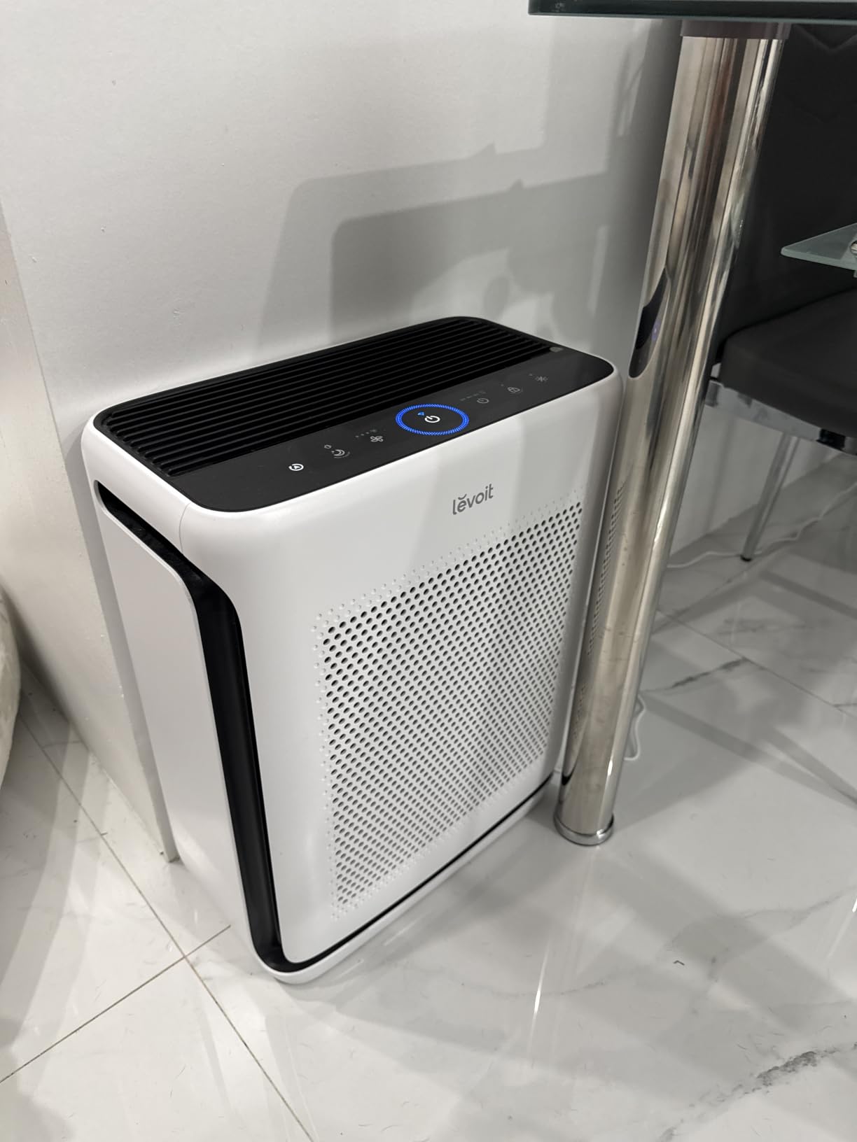 LEVOIT Air Purifiers for Home Large Room Up to 1875 Ft² with Washable Pre-Filter, AHAM VERIFIDE, Air Quality Monitor, HEPA Sleep Mode for Allergies, Pet Hair in Bedroom, Vital 200S-P, White customer photo 1