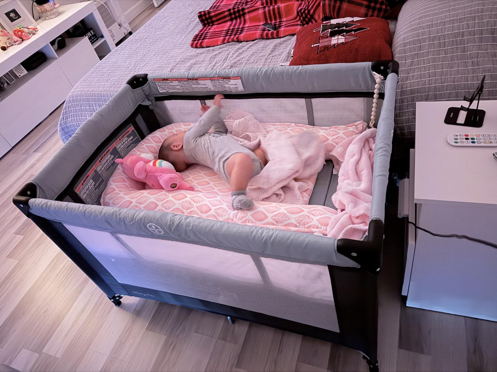 Dream On Me Zazzy Portable Baby Playard with Bassinet, Travel Carry Bag | Converts from Bassinet to Playard, For Infants & Toddlers, Quick Fold & Compact for Indoor, Outdoor & Travel, ASTM, Pink customer photo 1