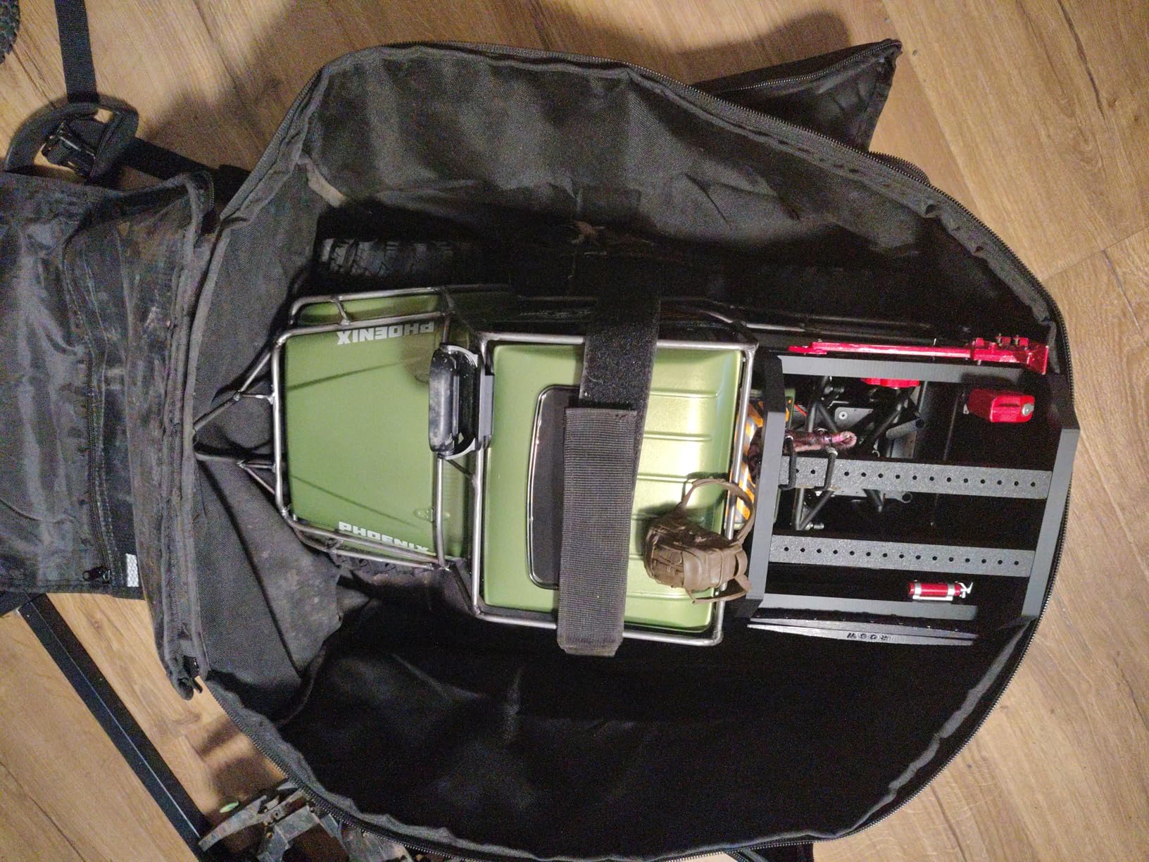 GOBUROS RC Backpack for 1/10 Car, RC Storage Bag Carry Case (Patent Design) | RC Car Backpack with Multi Pockets for Tools and Other Accessories, Easy Carrying with Adjustable Shoulder Strap customer photo 1