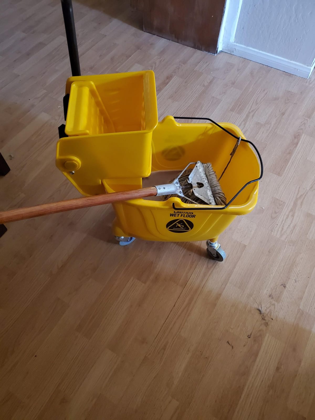 Dryser Commercial Side Press Wringer Combo Mop Bucket, 33 Quart, Black customer photo 1