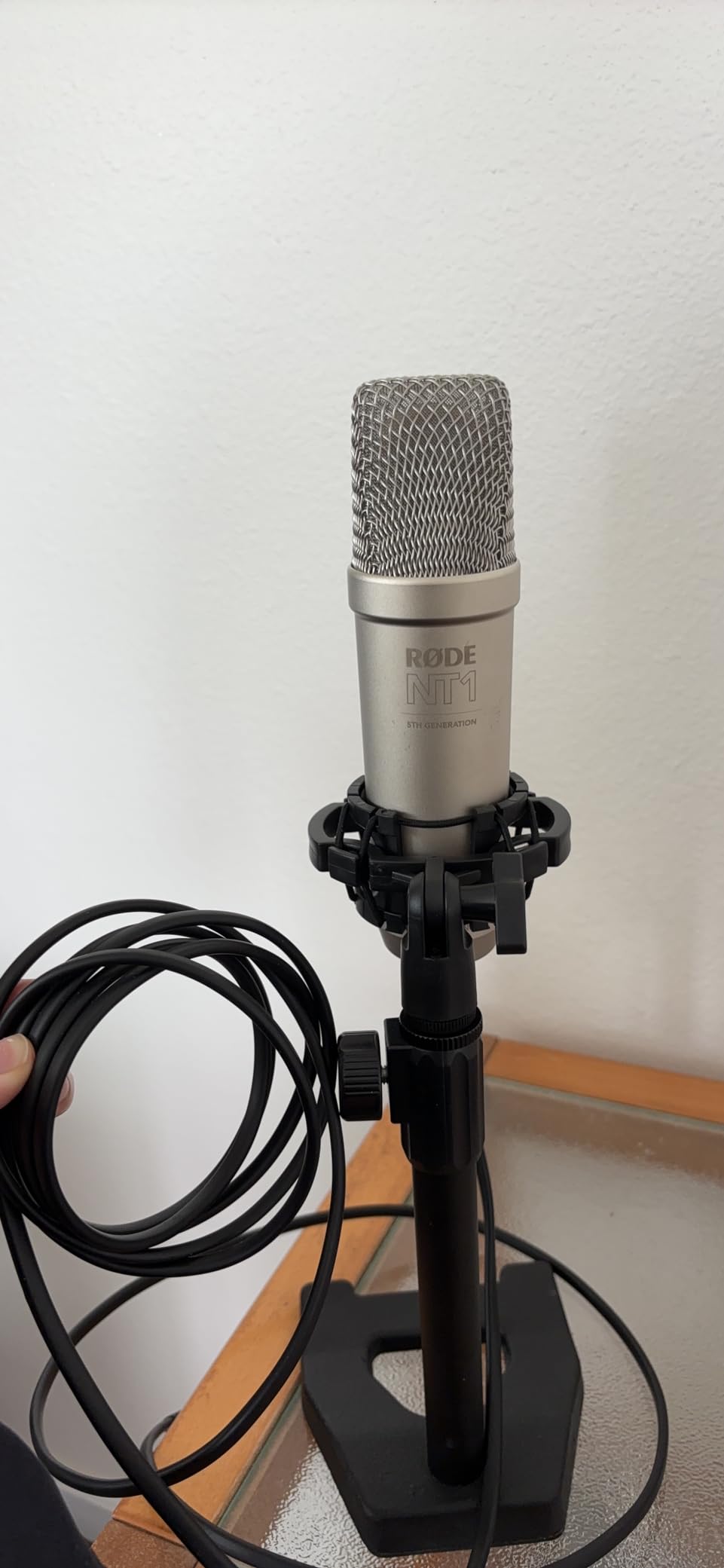 RØDE NT1 5th Gen Studio Condenser Microphone, XLR + USB-C, Black | Dual Xlr and USB-C, 1 Gold-Sputtered Capsule, 4 Dba Self-Noise, SM6 Shockmount and Pop Filter Included customer photo 2