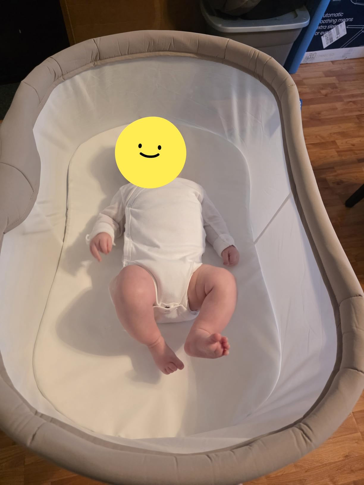 HALO BassiNest Soothing Swivel Sleeper 3.0S Over-Bed Baby Bassinet with 360 Rotation, Adjustable Height, Breathable Mesh, Calm Sounds & Vibrations customer photo 2