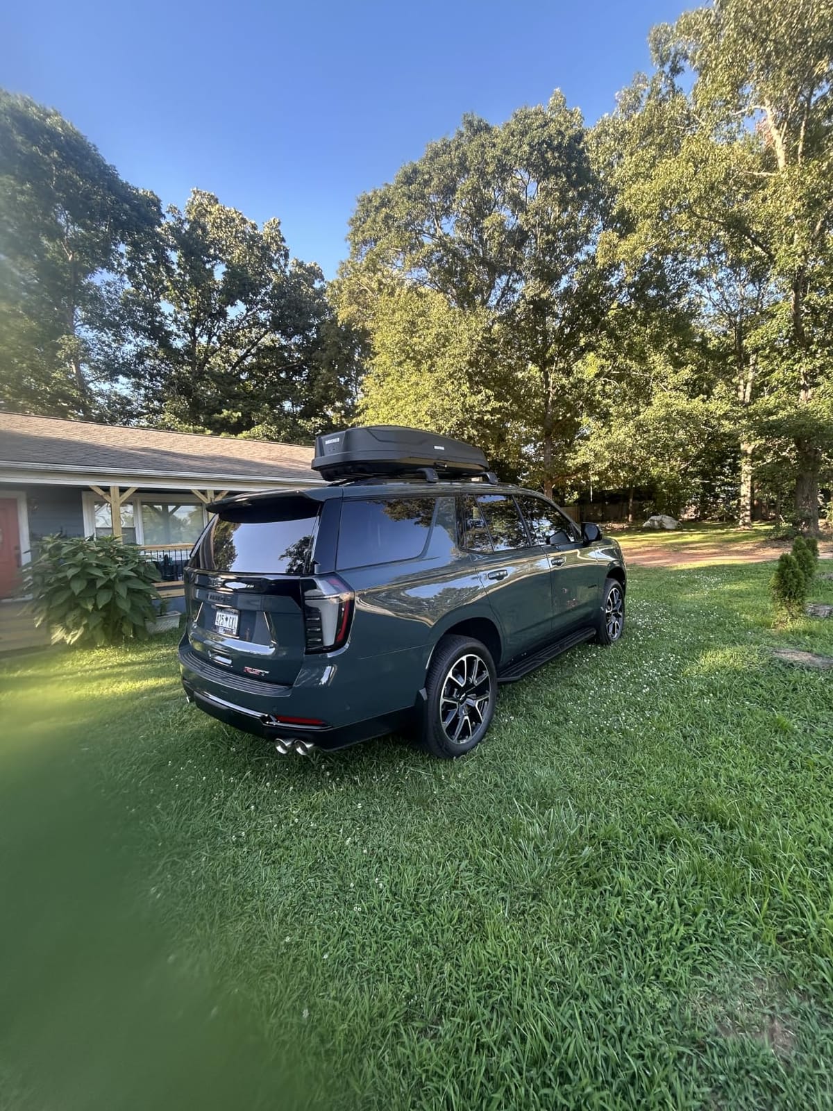 Yakima SkyBox NX 16 LG Rooftop Cargo Carrier, 16 Cu Ft, SKS Lock, Black customer photo 2