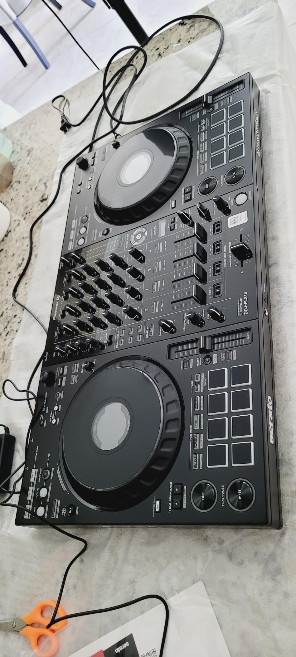 Pioneer DJ DDJ-FLX10 4-Channel DJ Controller, Track Separation, Black customer photo 2