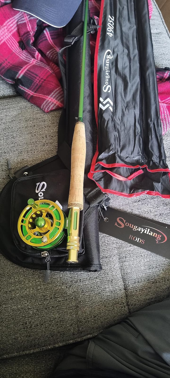 Sougayilang Standard Fly Fishing Combo Starter Kit, 5/6 Weight 9' Fly Rod with SuperPolymer Handle, Accessories, Carrying Case, Fly Box Case & Fishing Flies customer photo 2