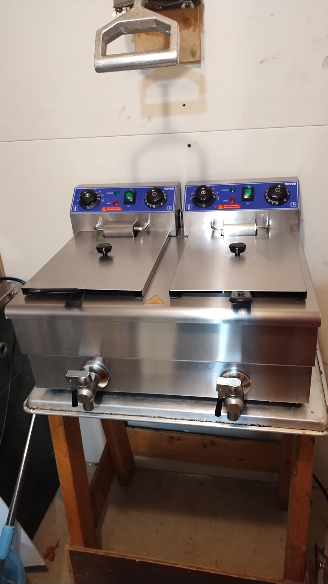 VEVOR Commercial Deep Fryer, Dual Tank 3000W Electric Countertop Fryer with Basket, 2 x 11.6Qt/11L Double Stainless Steel Oil Fryer with Drain, Time & Temp Control, for Kitchen Restaurant Use customer photo 1