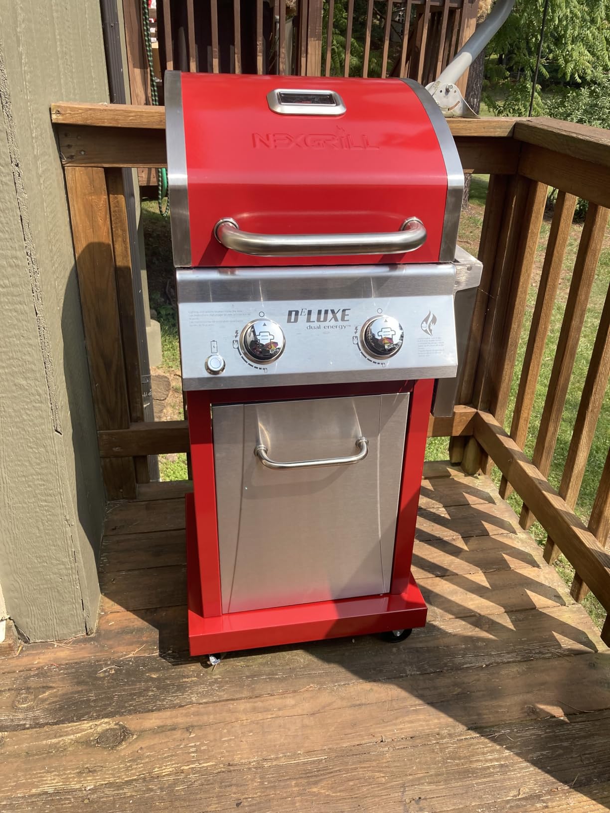 Nexgrill Deluxe 2 Burner Gas Grill, Compact with Foldable Shelves in Red | Offers 28000 BTU, Built-In Thermometer, Electronic Ignition, 401 Sq In Cooking Space with Warming Rack, 4 Wheel Transport customer photo 2