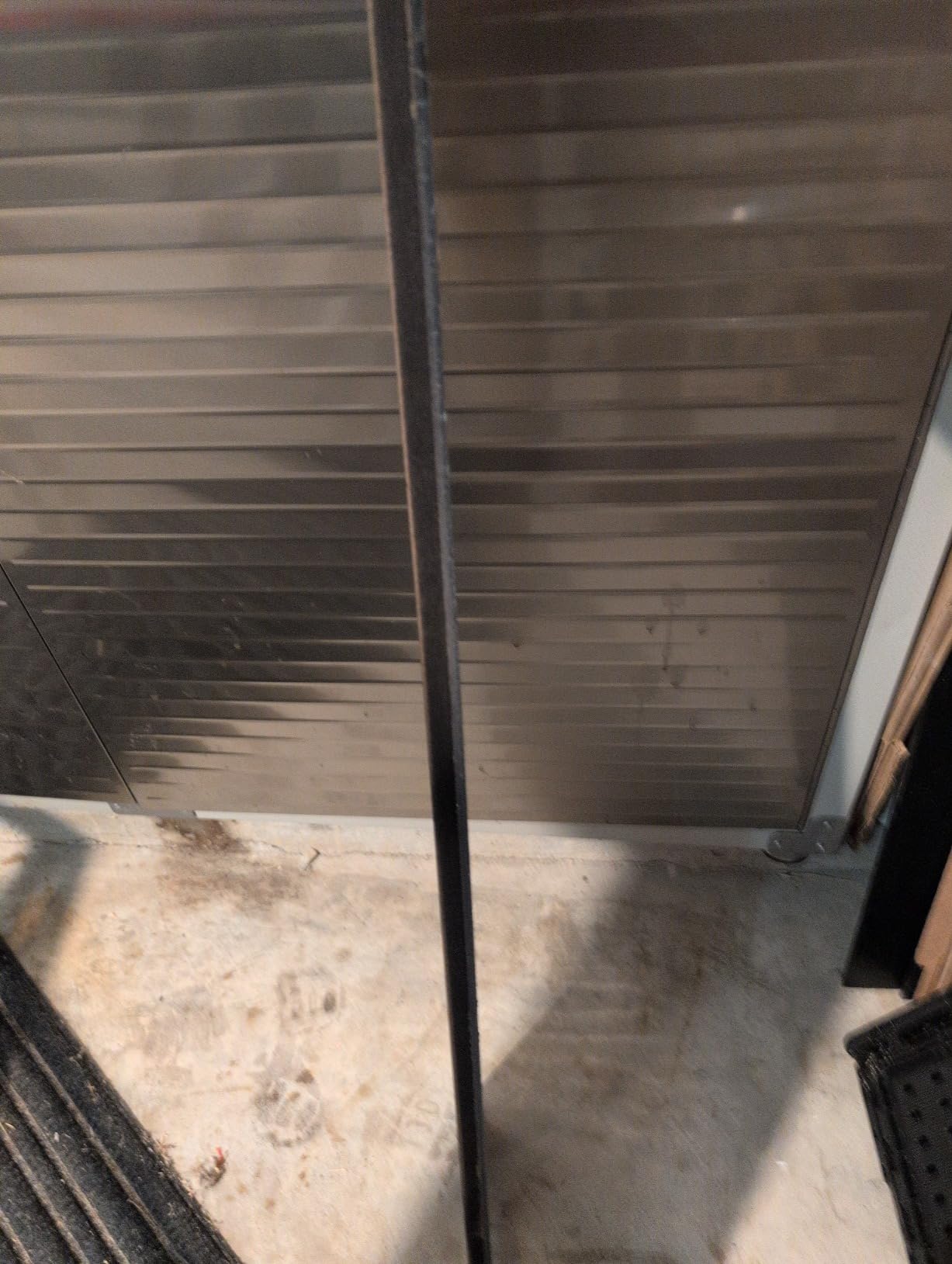 Klipsch Reference R-620F Floorstanding Speaker, Black Textured Wood Grain Vinyl, Pair customer photo 2