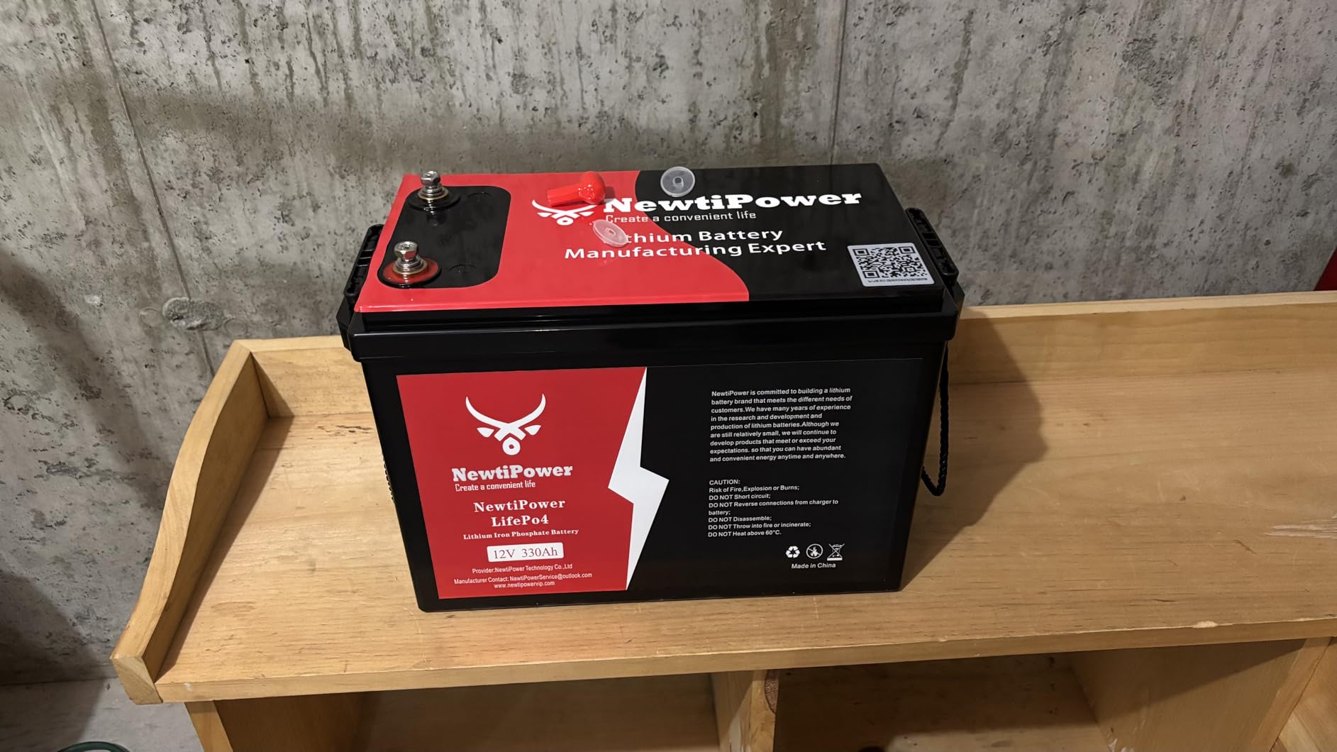 12V 200Ah Small-Volume LiFePO4 Lithium Battery, 150A BMS, 10000+ Deep Cycle Lithium Iron Phosphate Battery Great for RV, Marine and Off Grid Applications customer photo 1