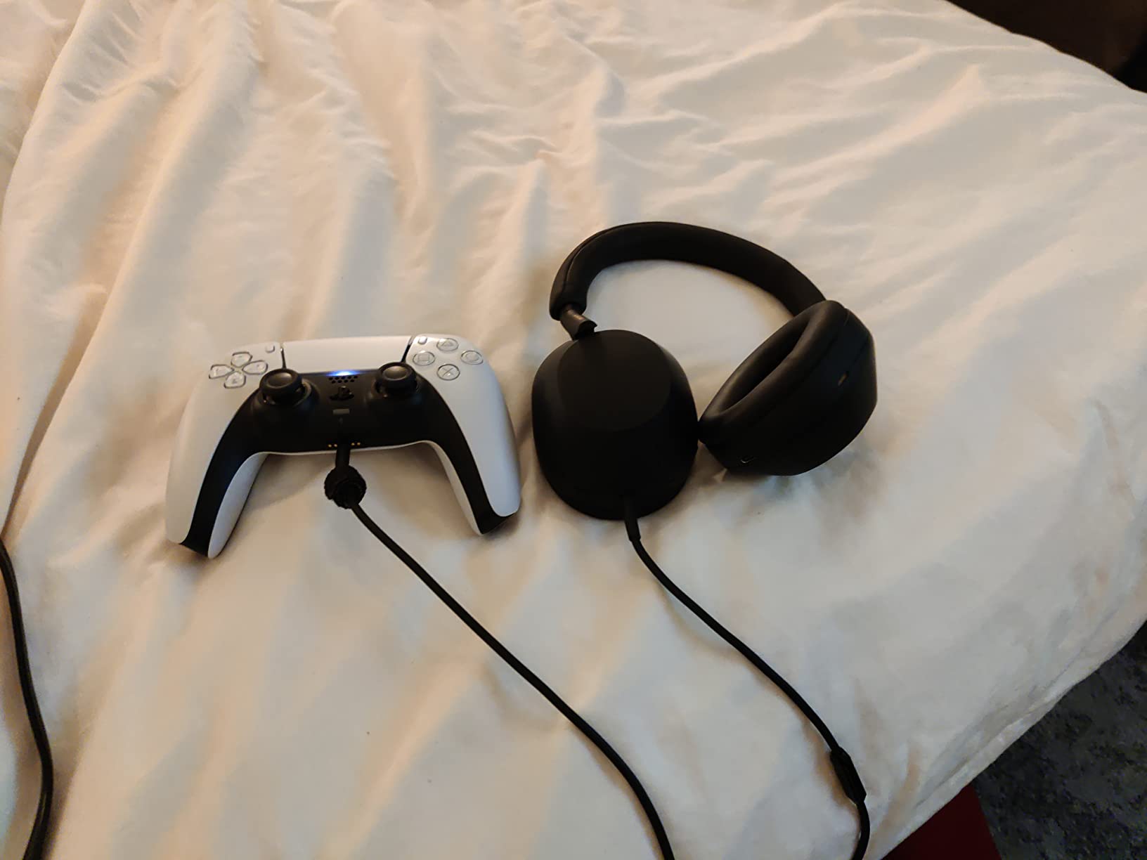 Sony WH-1000XM5 Premium Noise Canceling Headphones, Auto NC Optimizer, 30-Hour Battery, Alexa Voice Control, Midnight Blue customer photo 2