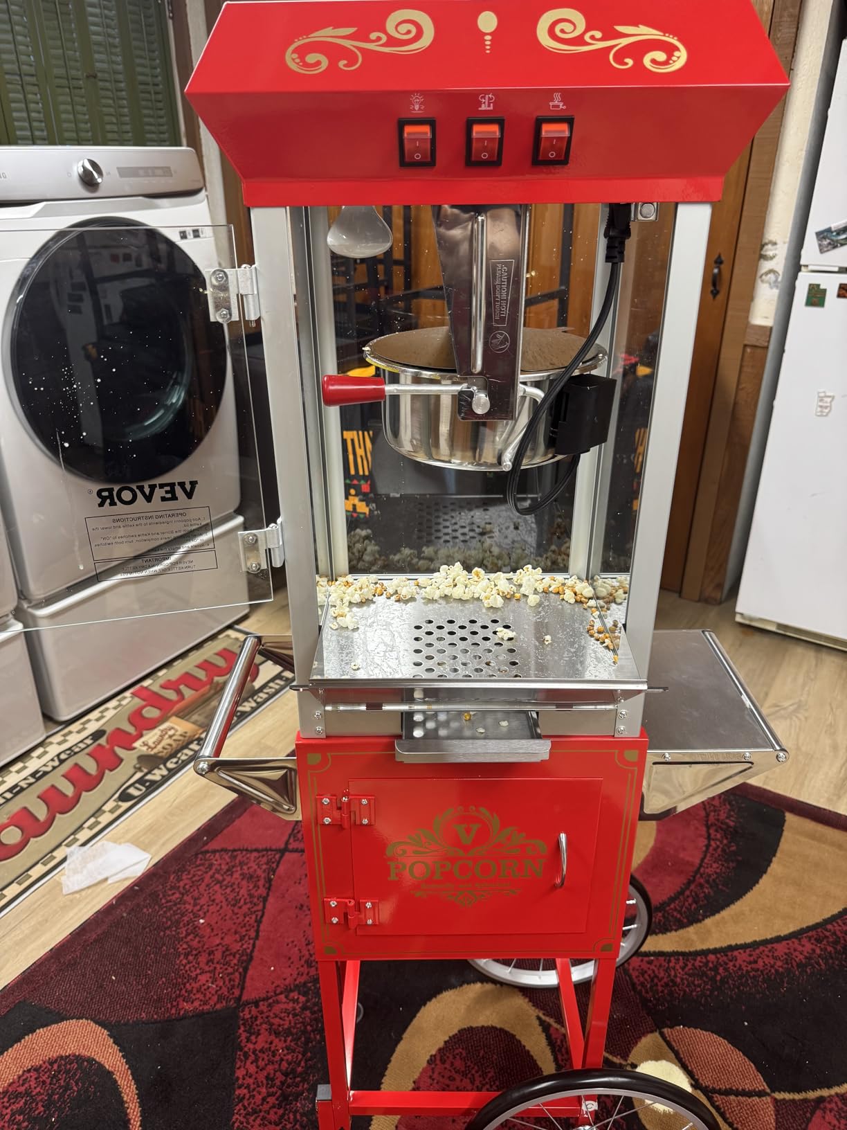 VEVOR Commercial Popcorn Machine, 8 Oz Kettle, 850 W Popcorn Maker on Wheels for 48 Cups per Batch, Theater Style Popper with 3-Switch Control Steel Frame Tempered Glass Doors Cart 1 Scoop 2 Spoons customer photo 2