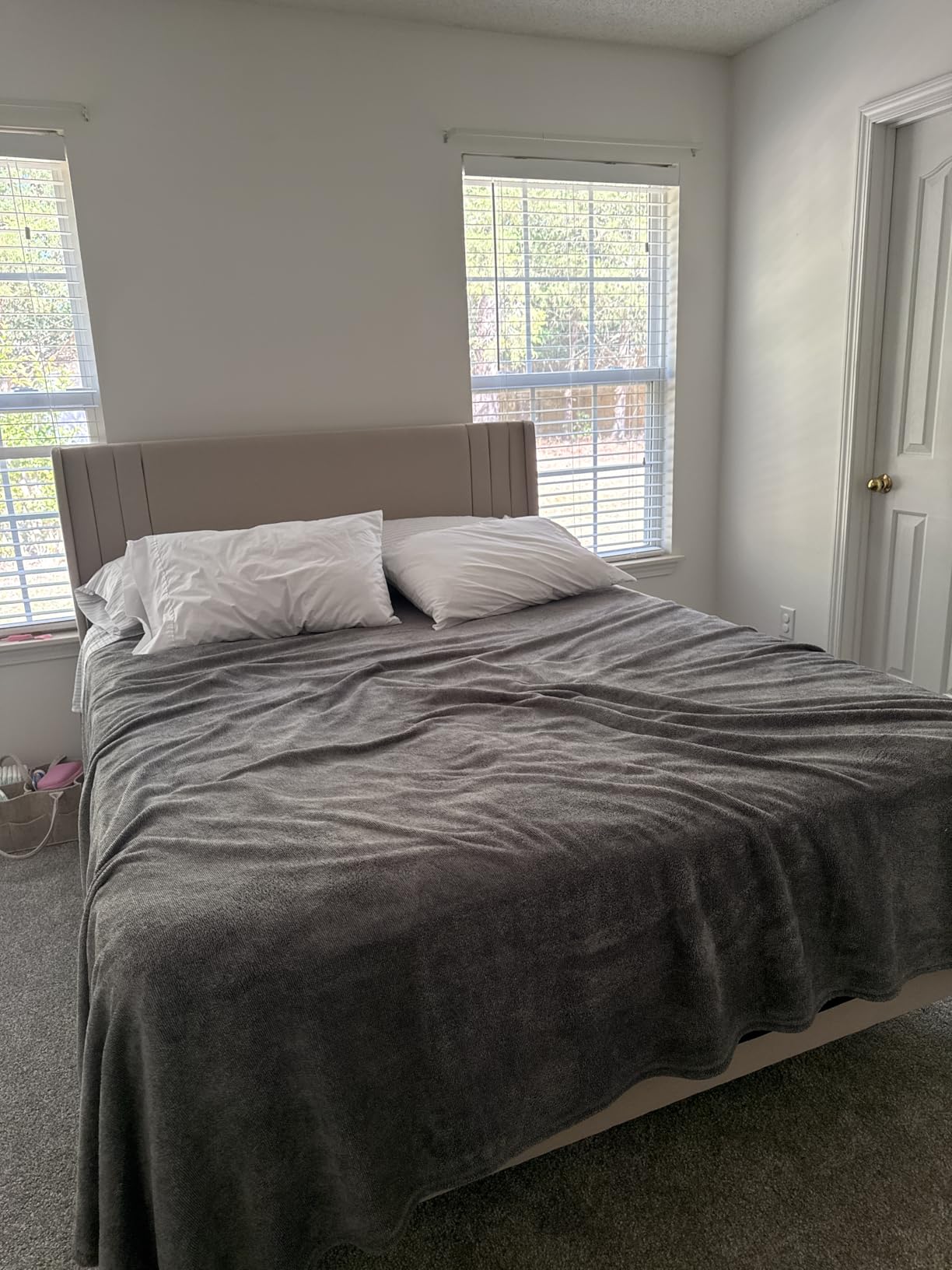 Gizoon Queen Bed Frame with Wingback Headboard, Upholstered Platform Bed customer photo 2