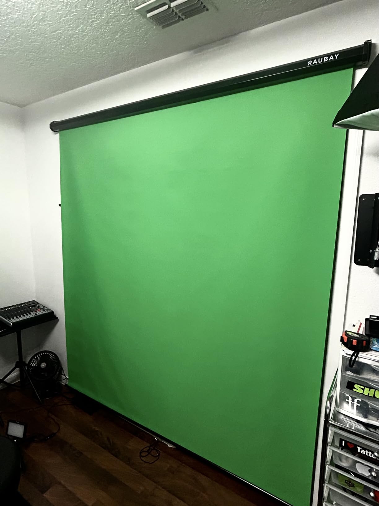 78.7 x 86.6in Retractable Pull Down Green Screen Chroma Key Backdrop, Collapsible Wall-Mount Background for Professional Video Production, YouTube, TikTok, Streaming, Video Conferencing customer photo 2