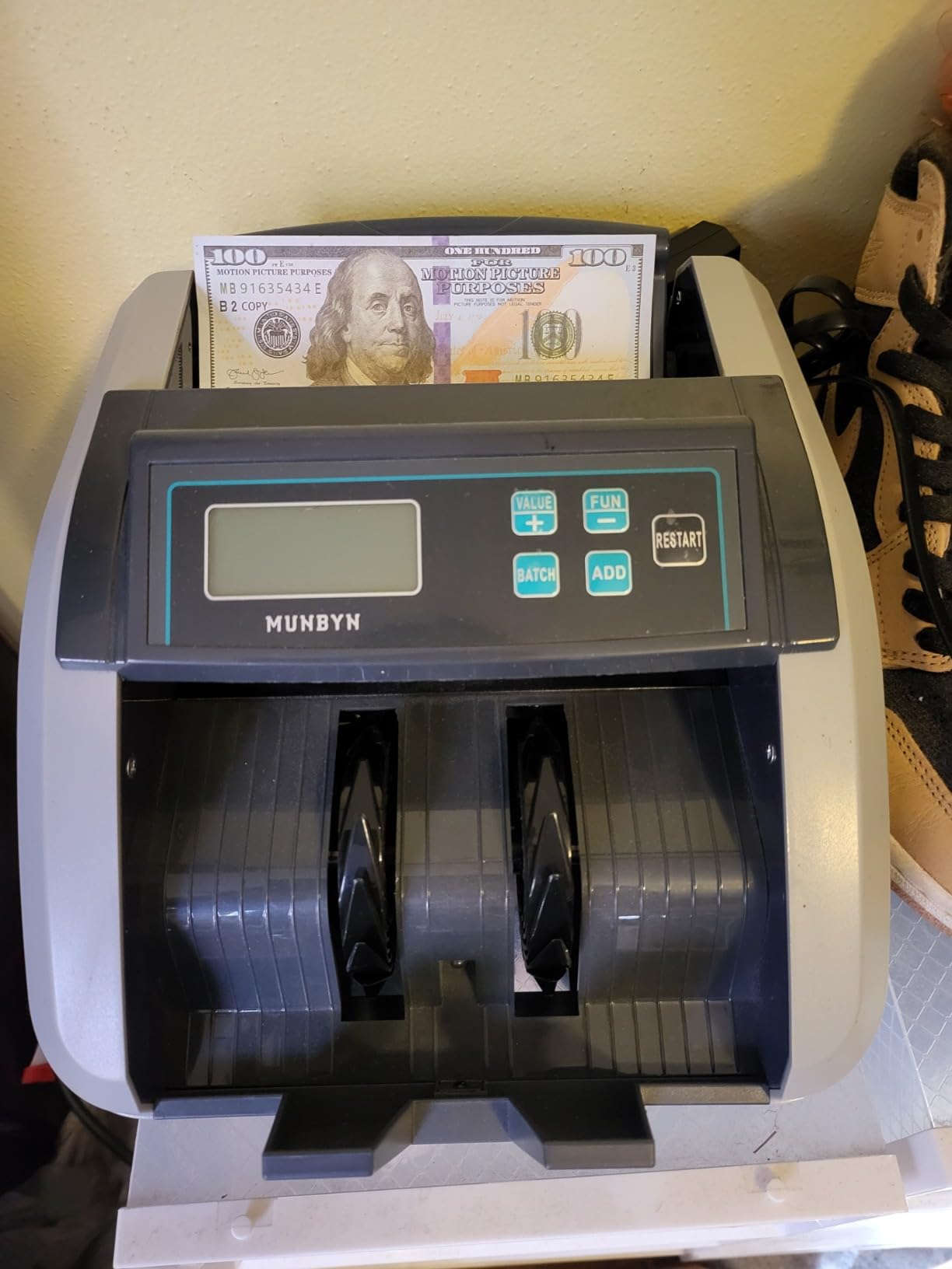 MUNBYN IMC51 Money Counter Machine, Count Value Bill Counter Cash Counter | No Jams,Accurate Count,High-Speed 1100 Bills/min,UV/MG/IR/MT Detection,Add+Batch/Value Mode,LCD Display,Gray,Portable customer photo 2