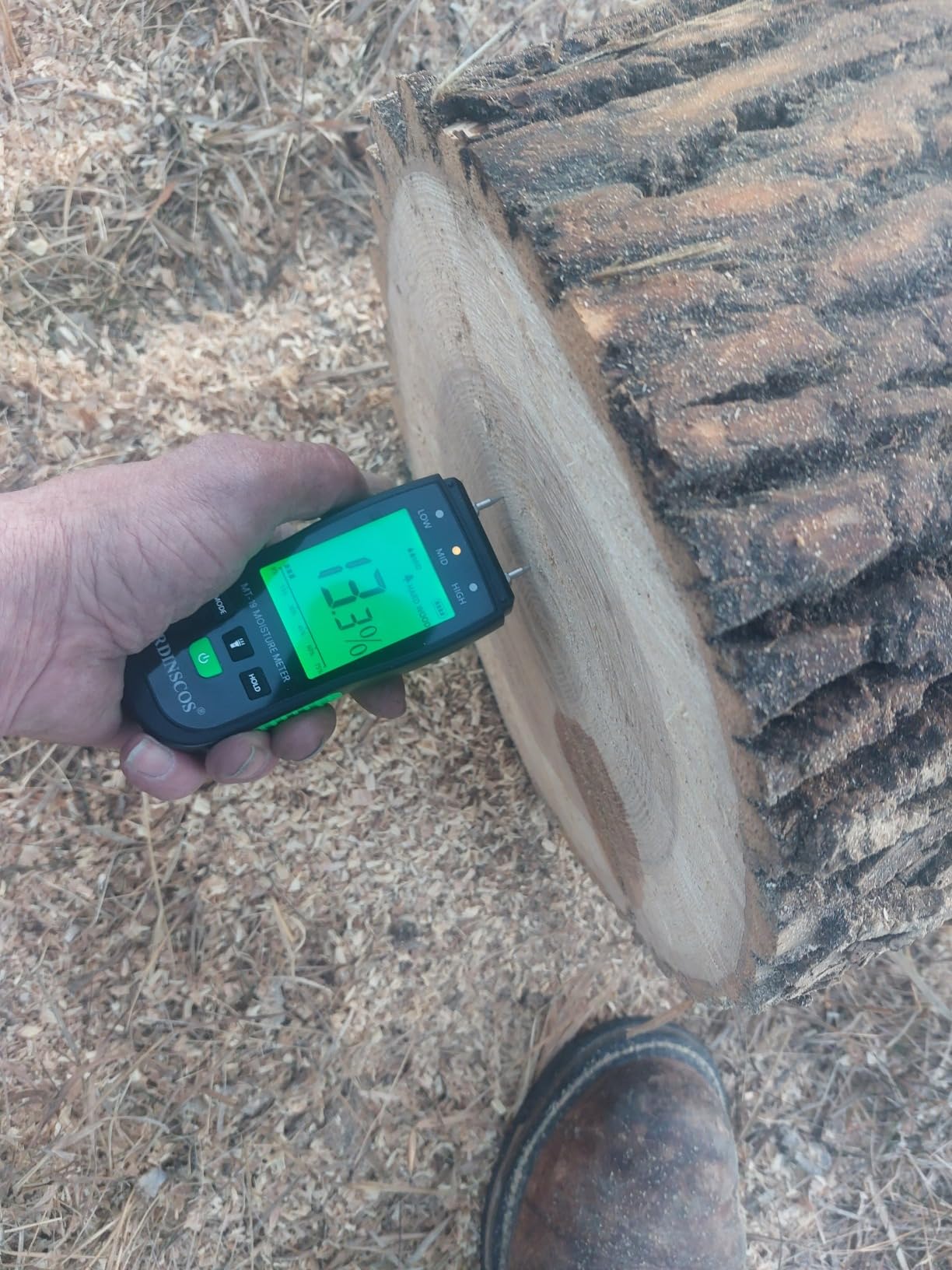RDINSCOS Digital Moisture Meter Pin-Type Wood Moisture Detector | 4 Modes Humidity Tester,For Wood,Lumber,Flooring,Color Display,Built in Flashlight,Replaceable Pins customer photo 2
