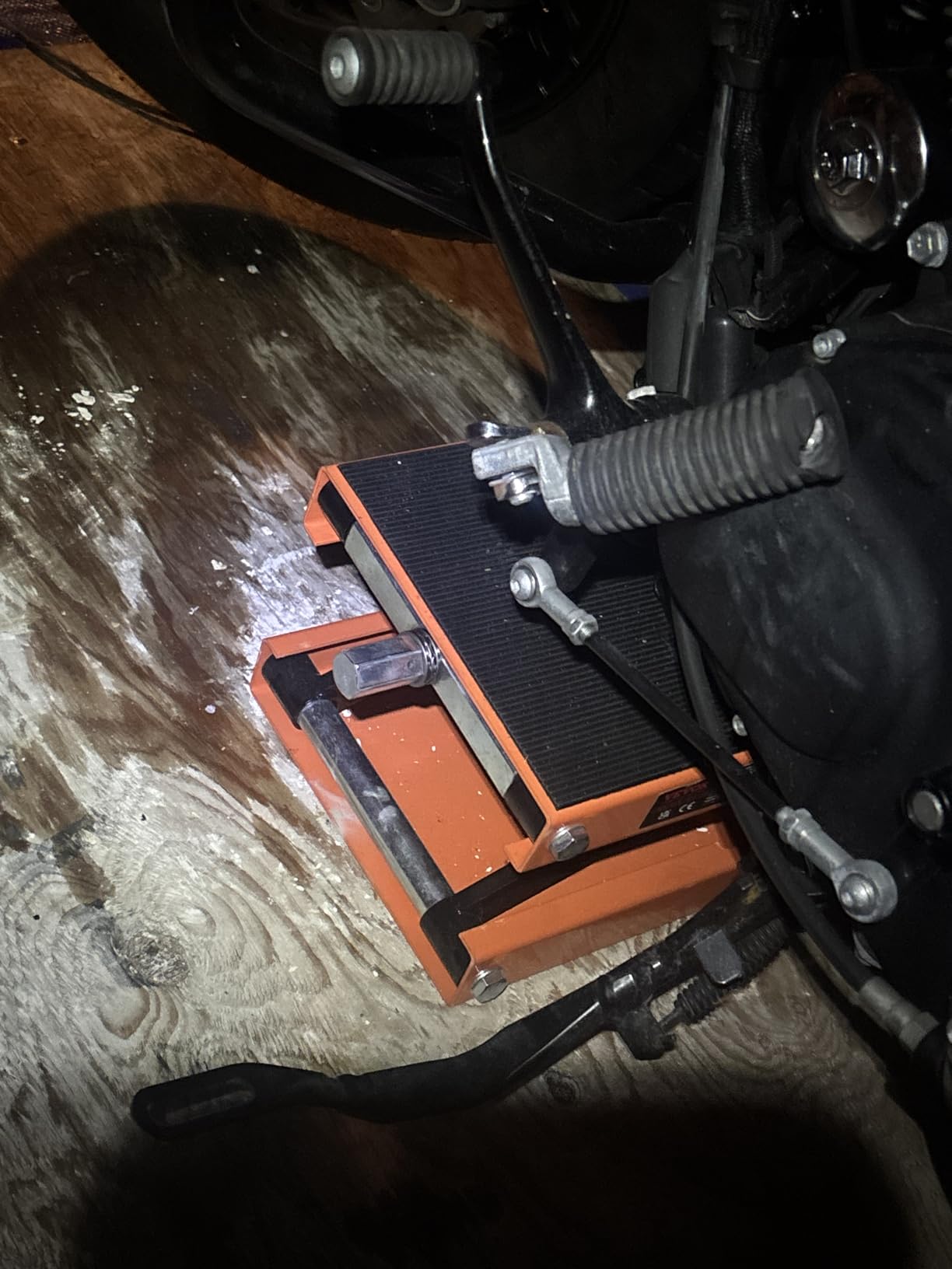 VEVOR Motorcycle Lift, 1100 LBS Motorcycle Scissor Lift Jack with Wide Deck & Safety Pin, 3.7