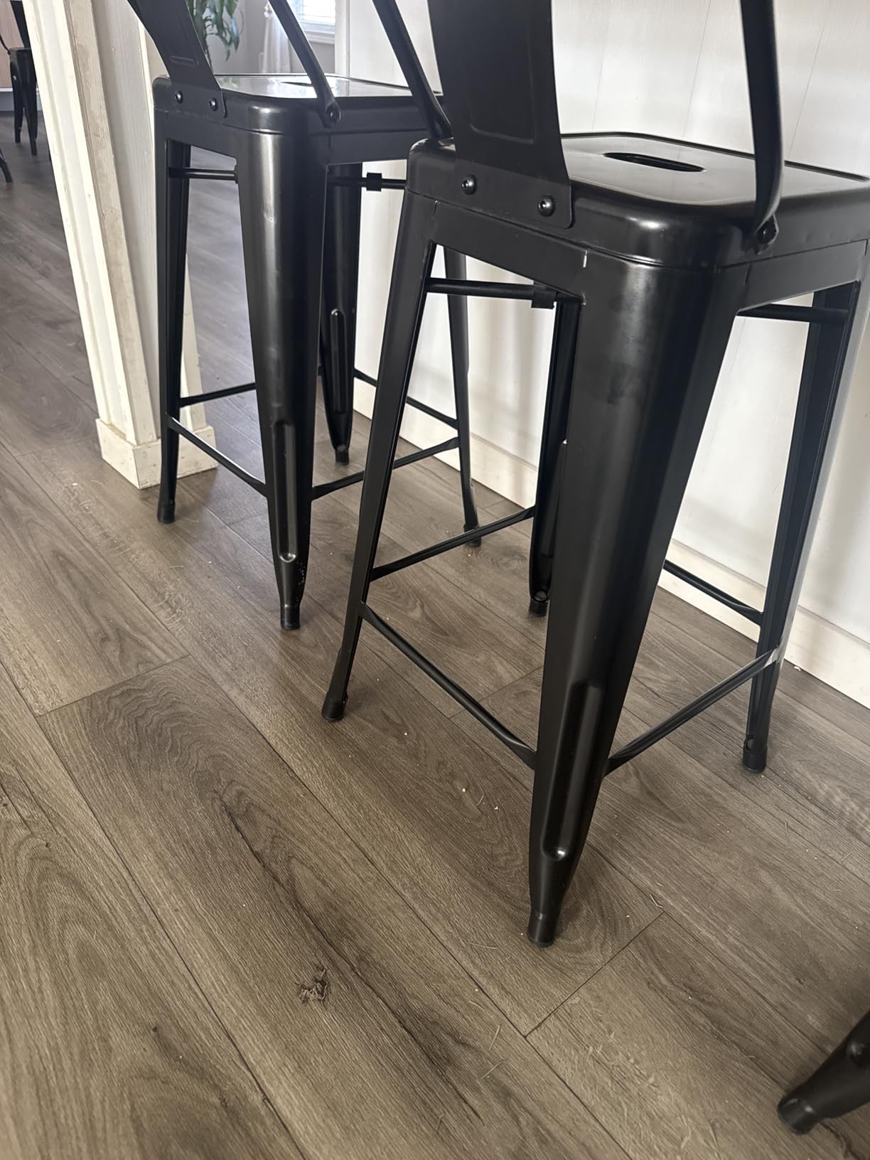 Yaheetech 30 Inch Metal Bar Stools Set of 4 Bar Chairs with Low Back, Black | Outdoor Bar Stools with Footrest 300 lb Capacity Industrial Bar Height Stools with Easy-Clean Seat for Patio/Kitchen/Home Bar customer photo 1