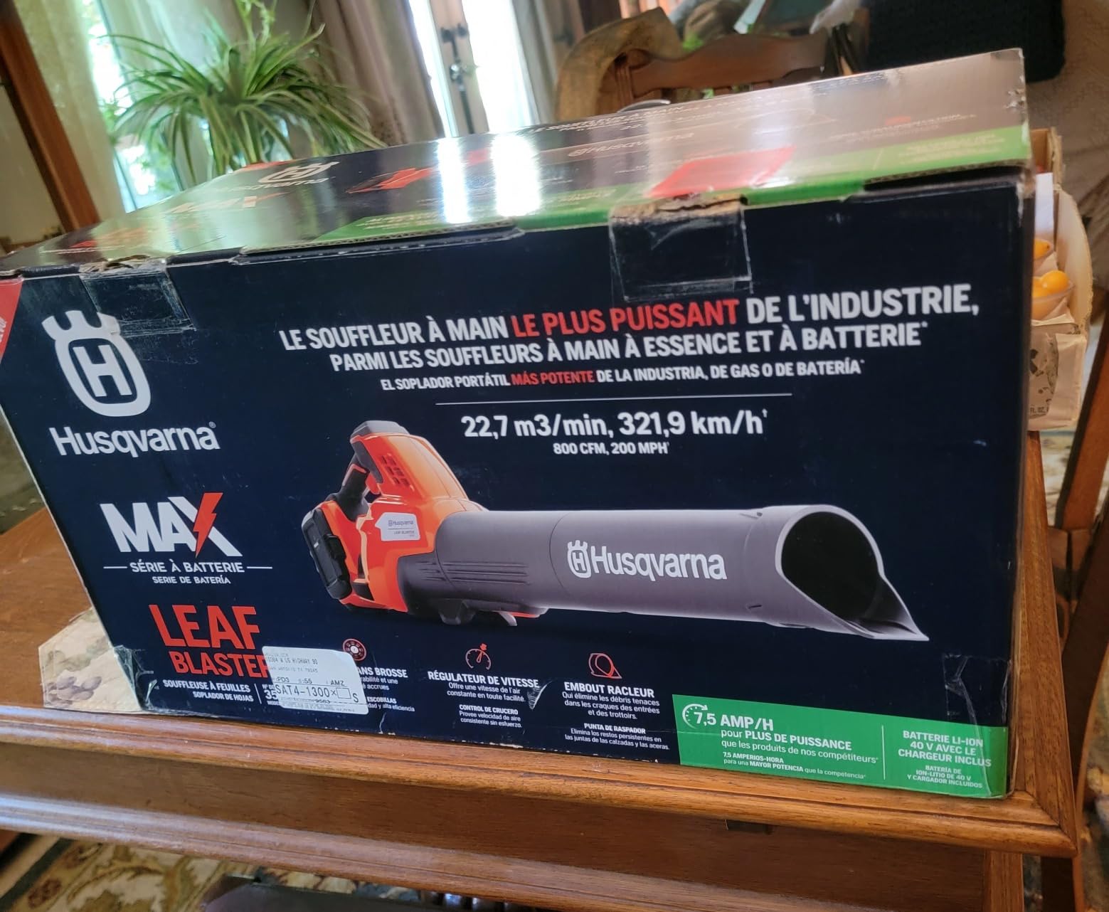 Husqvarna Leaf Blaster 350iB Battery Powered Cordless Leaf Blower, 200-MPH 800-CFM, Brushless Motor and Quiet Operation, 40V Lithium-Ion 7.5 Ah Battery and Charger Included, Gifts for Men, 970569904 customer photo 1