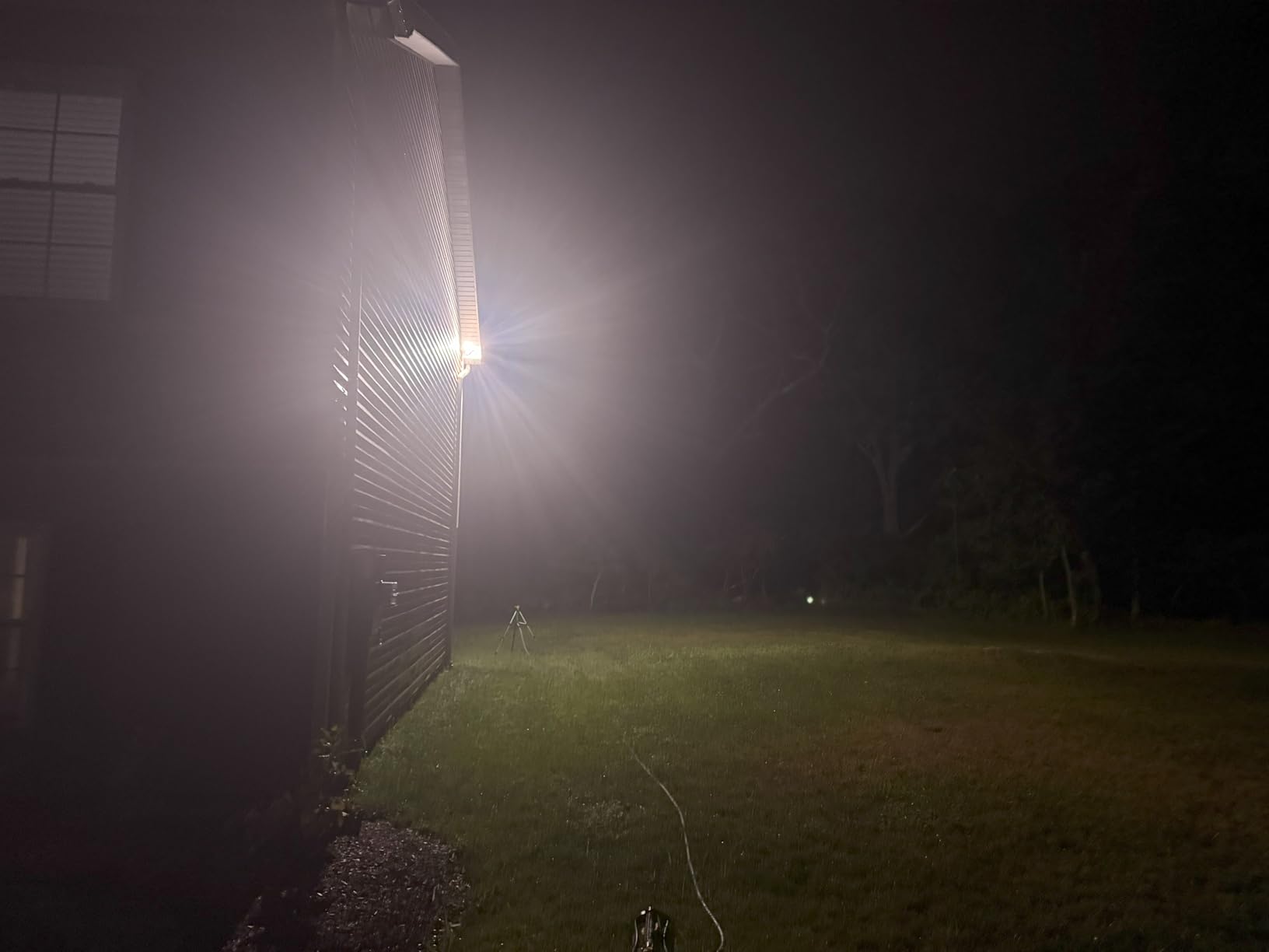 WYZE Floodlight Camera v2, 2K HD Outdoor Security Camera with 2800 Lumens customer photo 1