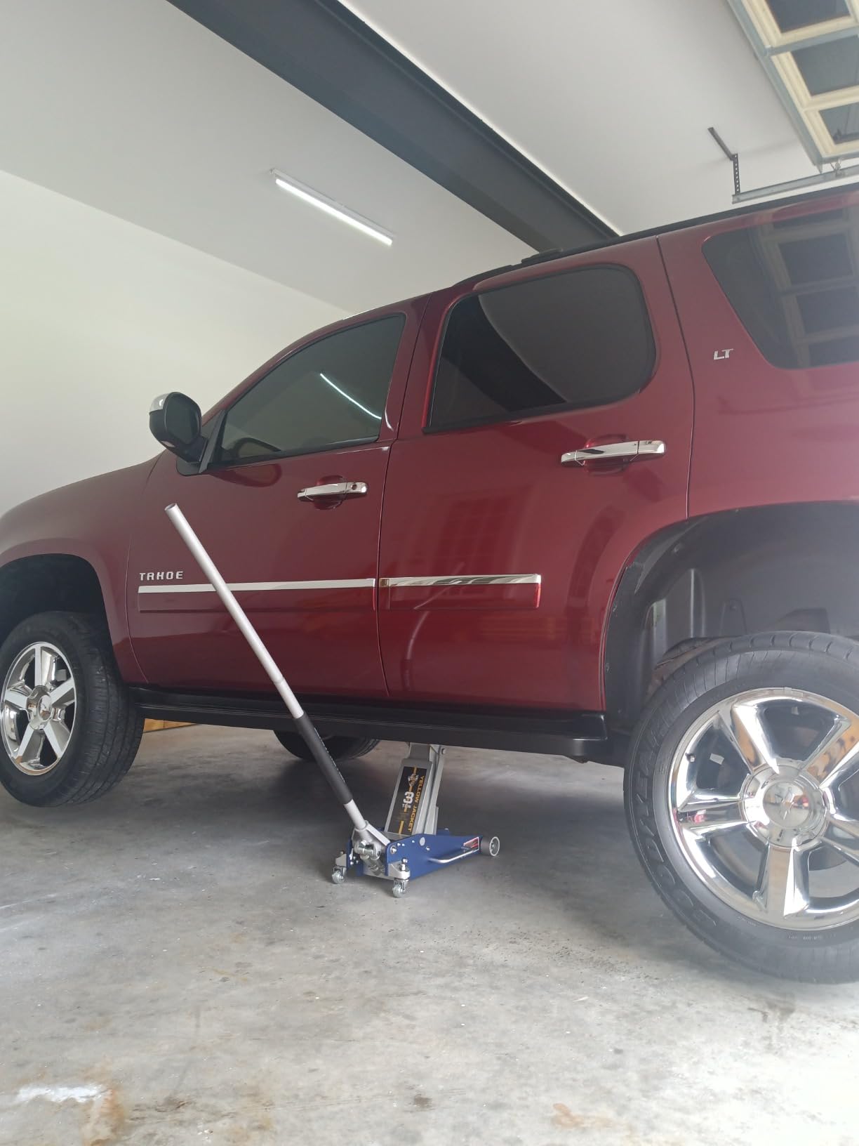YELLOW JACKET Floor Jack 3 Ton Hydraulic Low Profile Aluminum and Steel Racing Car Jack with Fast Lifting Dual Pump for SUV, Truck customer photo 1