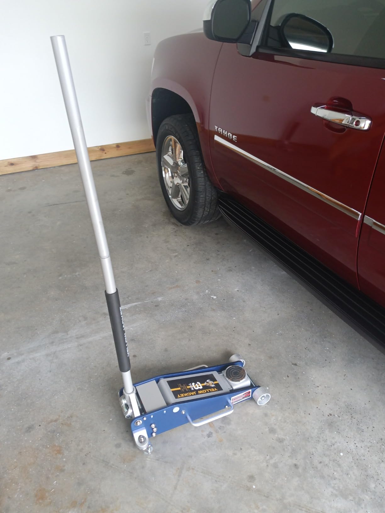 YELLOW JACKET Floor Jack 3 Ton Hydraulic Low Profile Aluminum and Steel Racing Car Jack with Fast Lifting Dual Pump for SUV, Truck customer photo 2