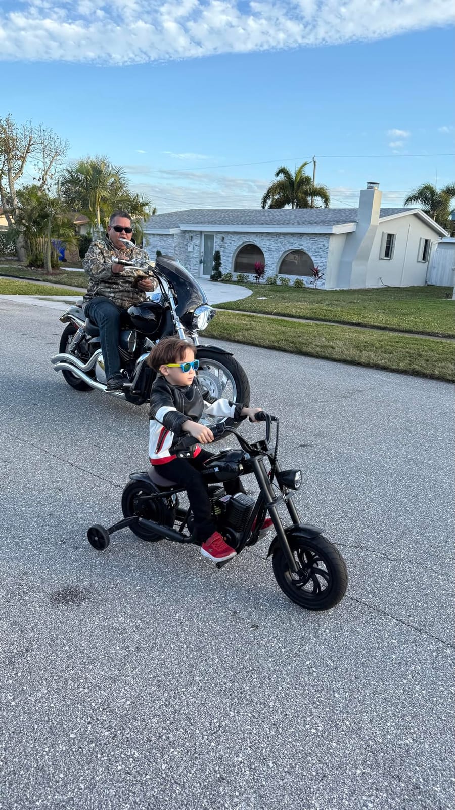 Hyper GoGo Kids Electric Dirt Bike Motorcycle - Safe 10mph Ride-On Toy with Lights & Music - Up to 60 mins Battery - Adjustable Handlebars - Ideal Gift for Ages 3+(Orange) customer photo 1