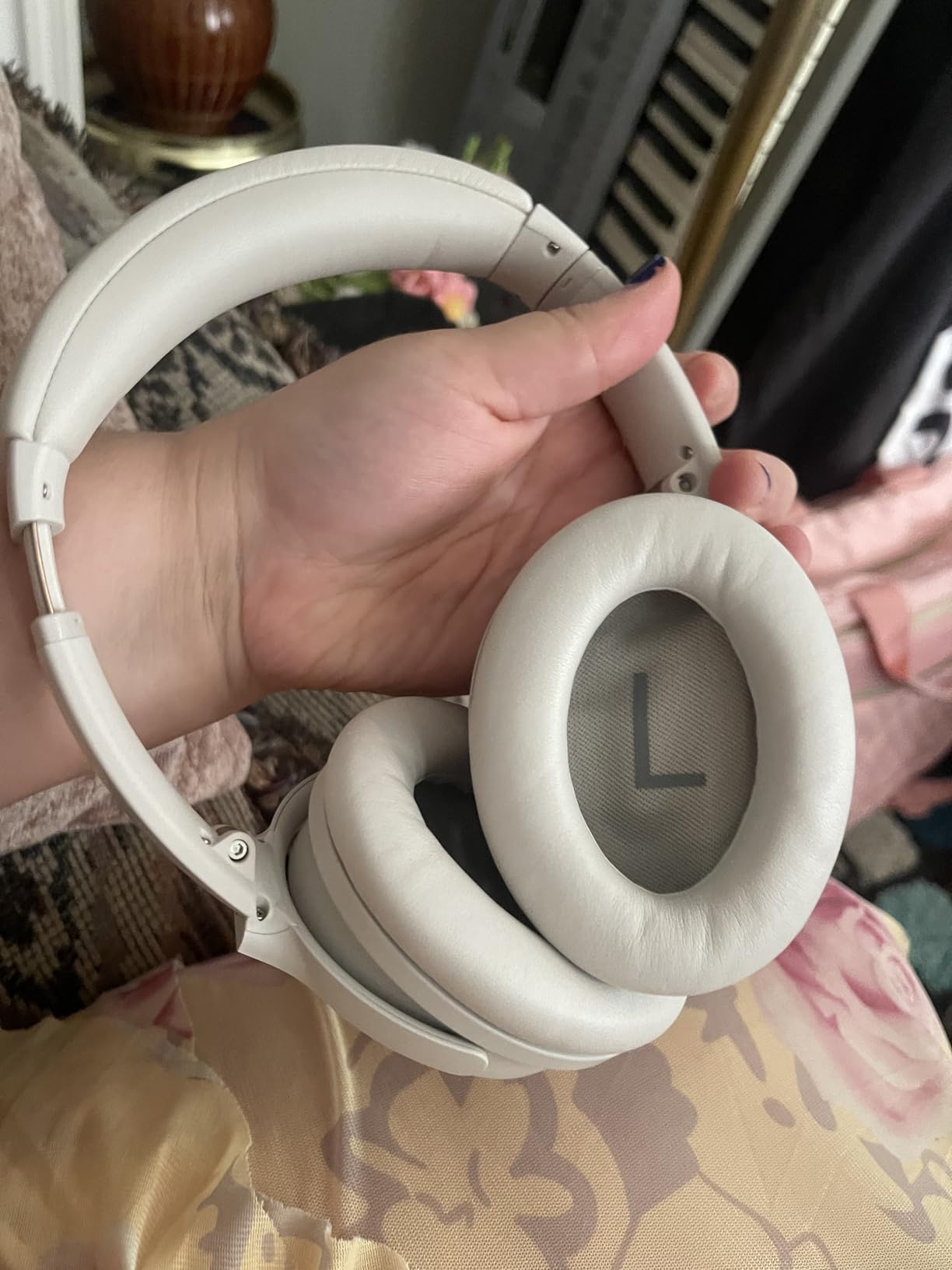 Bose QuietComfort Headphones - Wireless Bluetooth Headphones, Active Over Ear Noise Cancelling and Mic, USB-C Charging, Deep Bass, Up to 24 Hours of Playtime, White Smoke customer photo 1