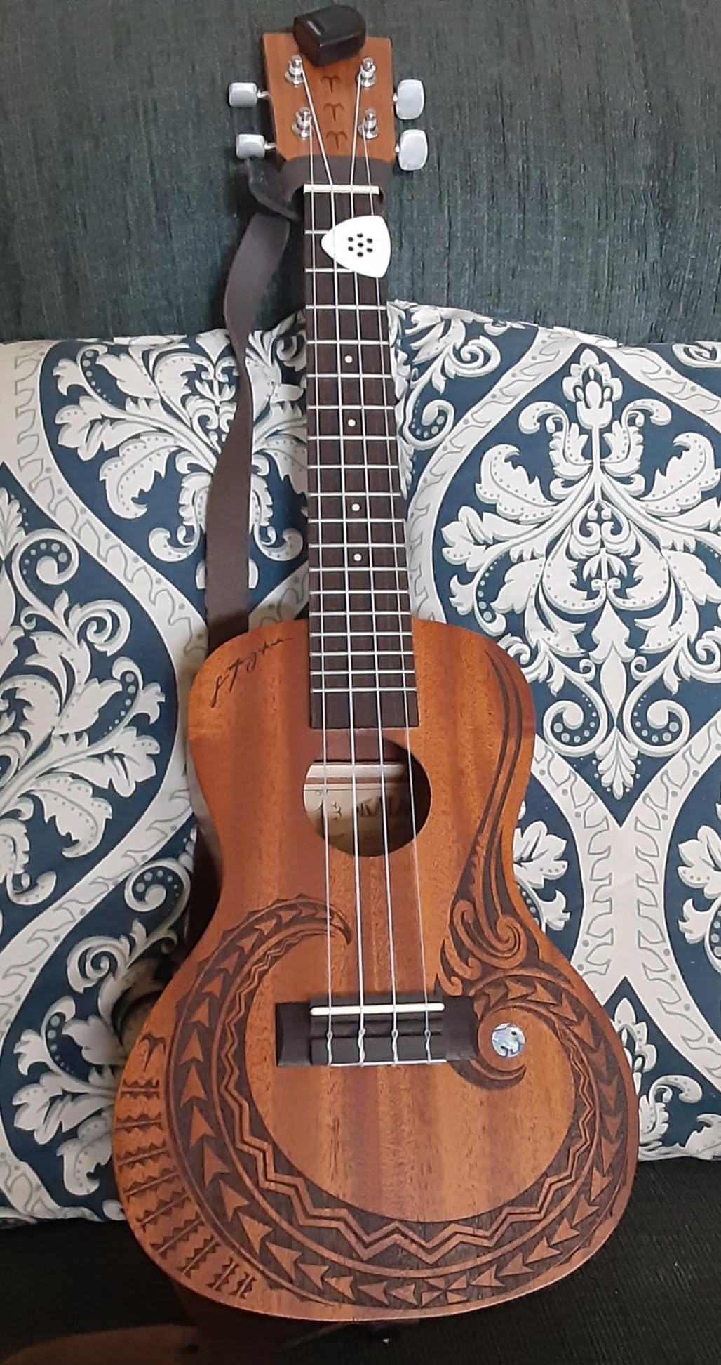 Kala Courage Mahogany Concert Ukulele customer photo 1