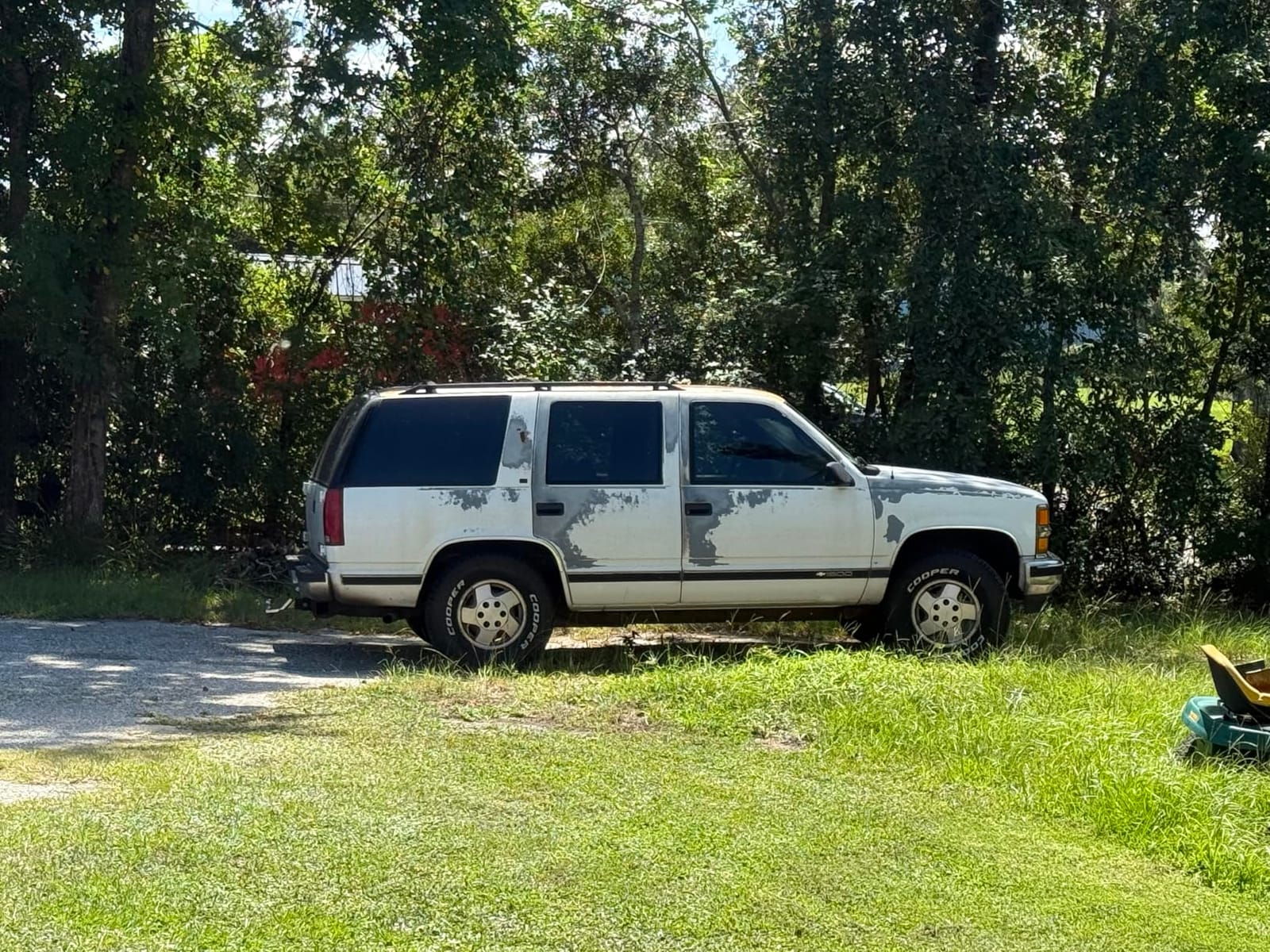 Cooper Discoverer Road and Trail AT All-Terrain Tire, 235/75R15 XL 109T customer photo 2
