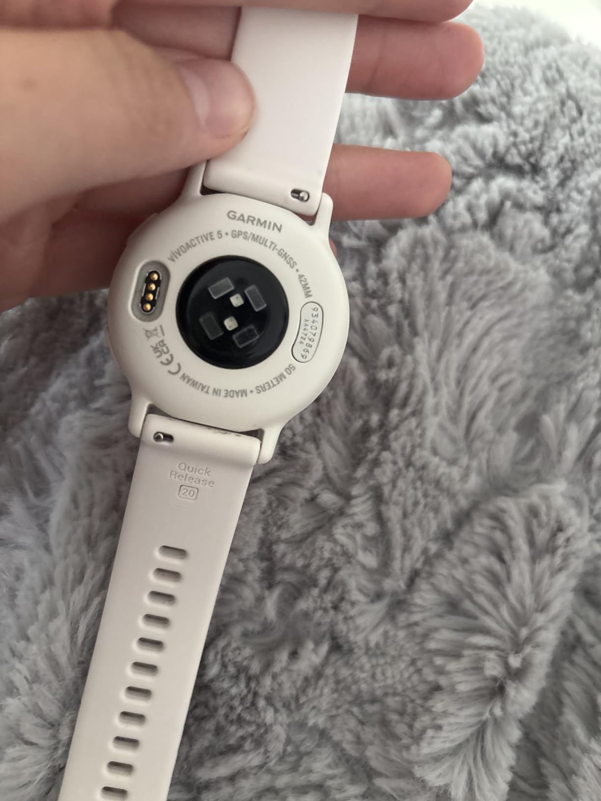 Garmin vívoactive® 5, Health & Fitness GPS Smartwatch, 42mm, Ivory | 24/7 Health Monitoring, Built-In Sports Apps, Sleep Coach, Body Battery™ Energy Monitoring, Workout Benefit & Recovery Time customer photo 2