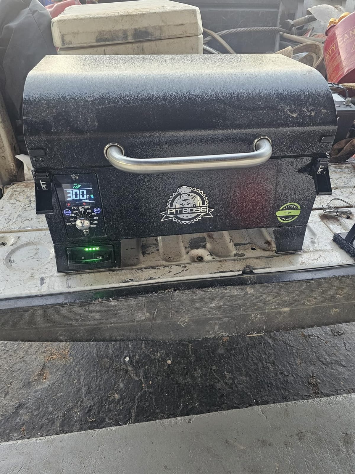 Pit Boss 150 Battery Powered Wood Pellet Grill & Smoker with Flame Broiler 256-Sq. In. Cooking Space, 180F to 500F Temperature Range, 7 lb. Pellet Hopper, for Tailgating, Camping, or Travel, Black customer photo 2