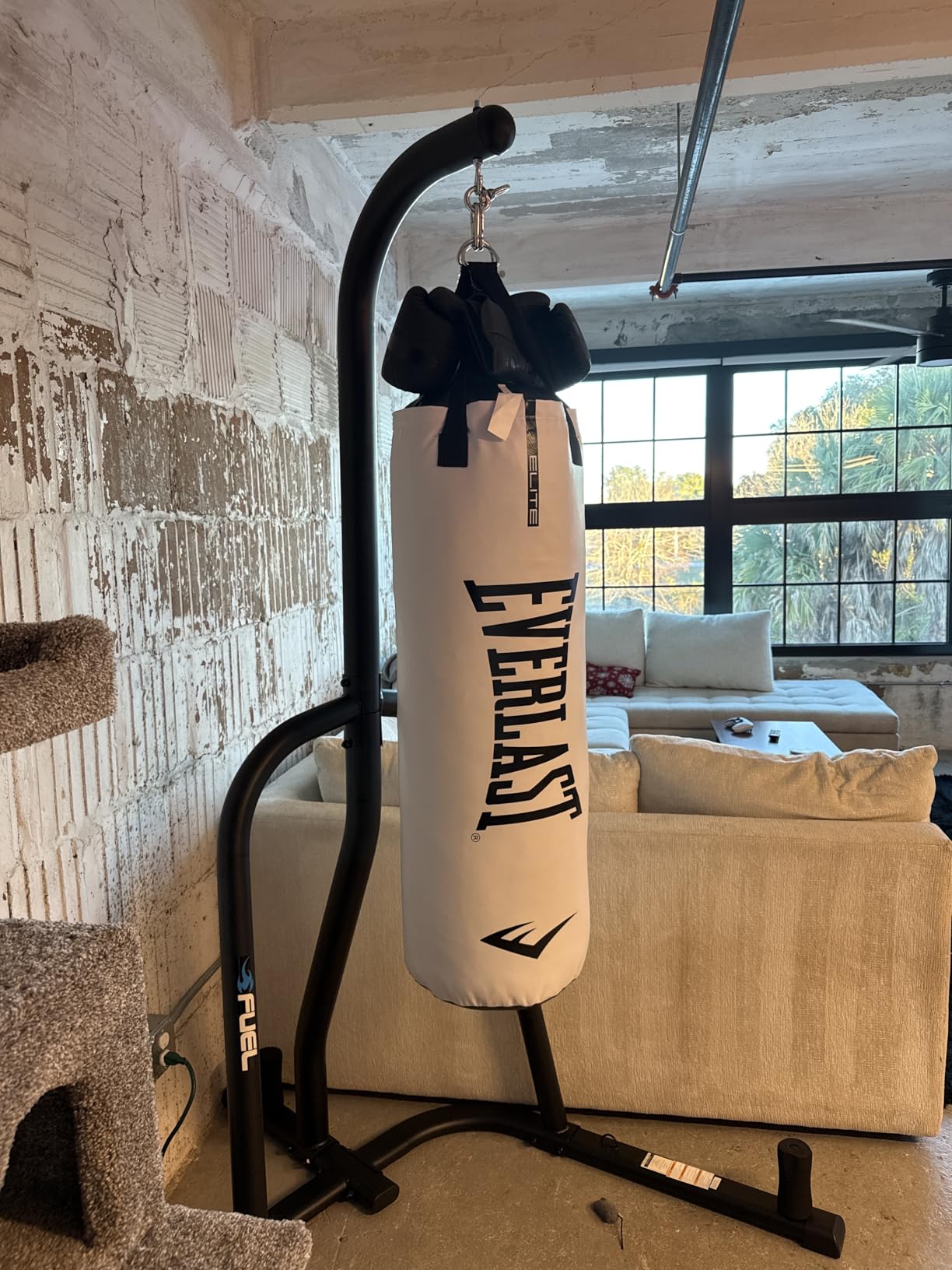 Everlast Elite Punching Bag - Hanging Heavy Bag for Adults with Dual Strap System | Durable Boxing Bag for Boxing, MMA, Muay Thai, Home Gym Training customer photo 2