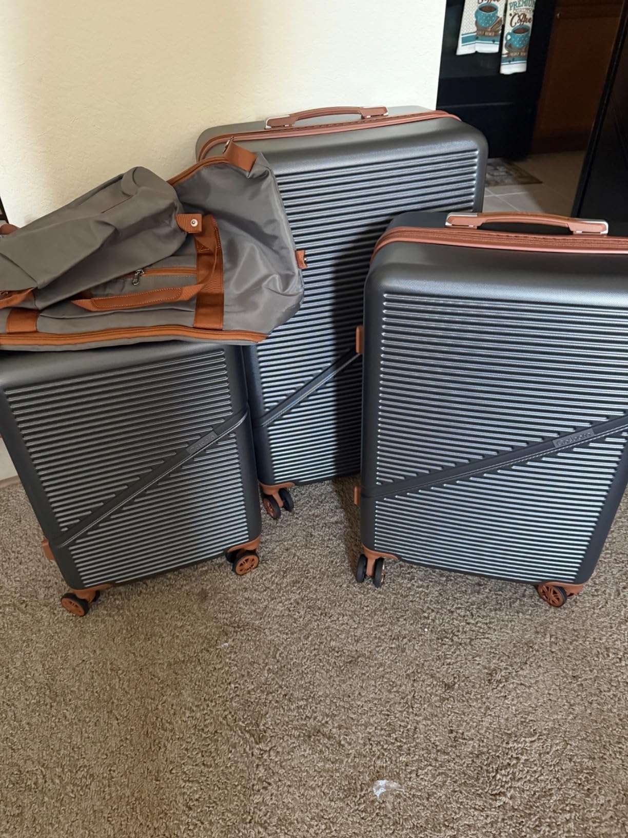 Cosbarn Luggage Sets, Durable 20,24,28 inch Suitcase Sets With Wheels customer photo 1