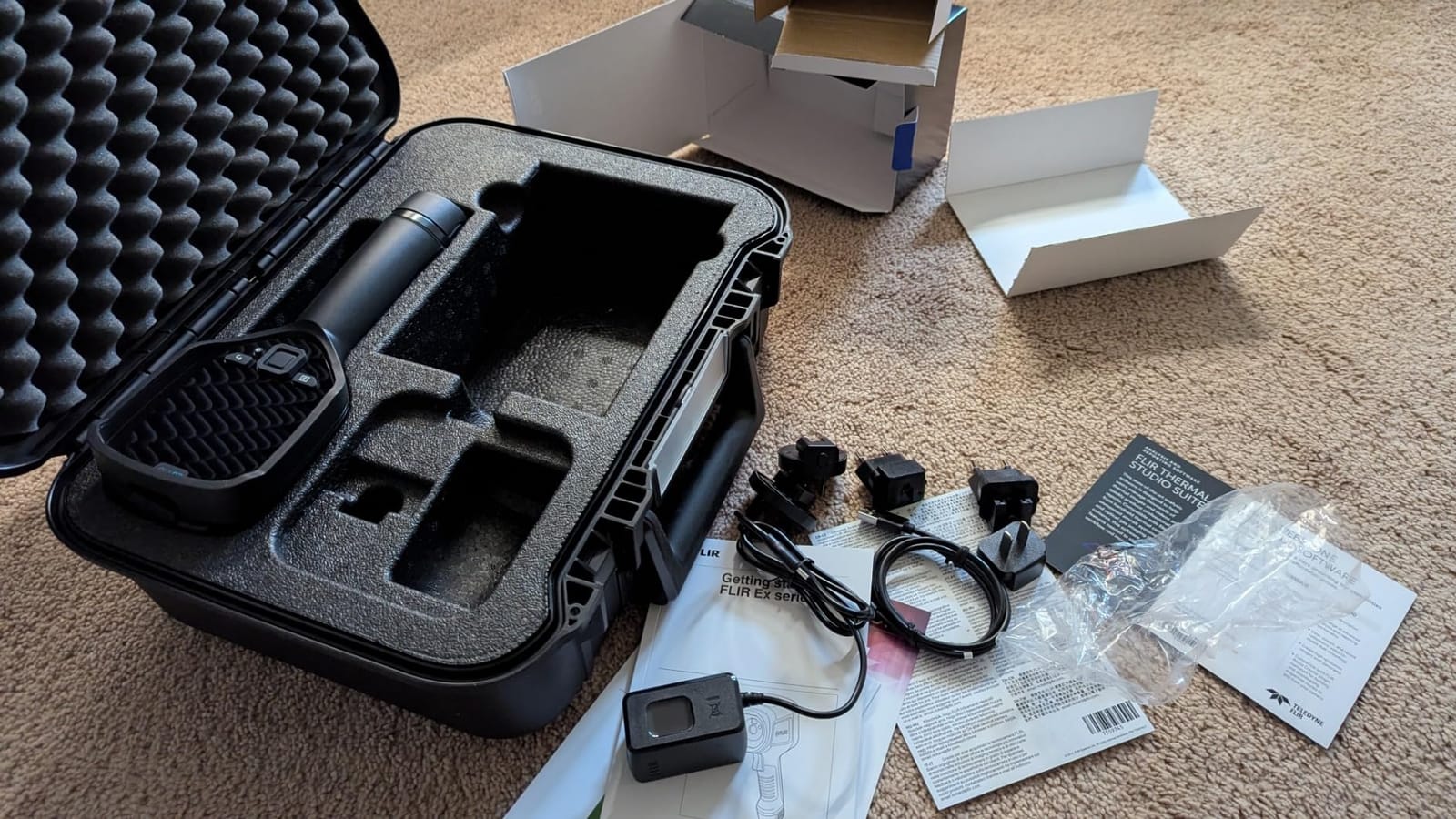 FLIR E5 Pro - Commercial Thermal Imaging Camera with Wifi. High Resolution Infrared Camera with FLIR Ignite Cloud | Infrared camera, -20 to 400C, MSX, 9Hz, Li-Ion battery, case, commercial inspection customer photo 1
