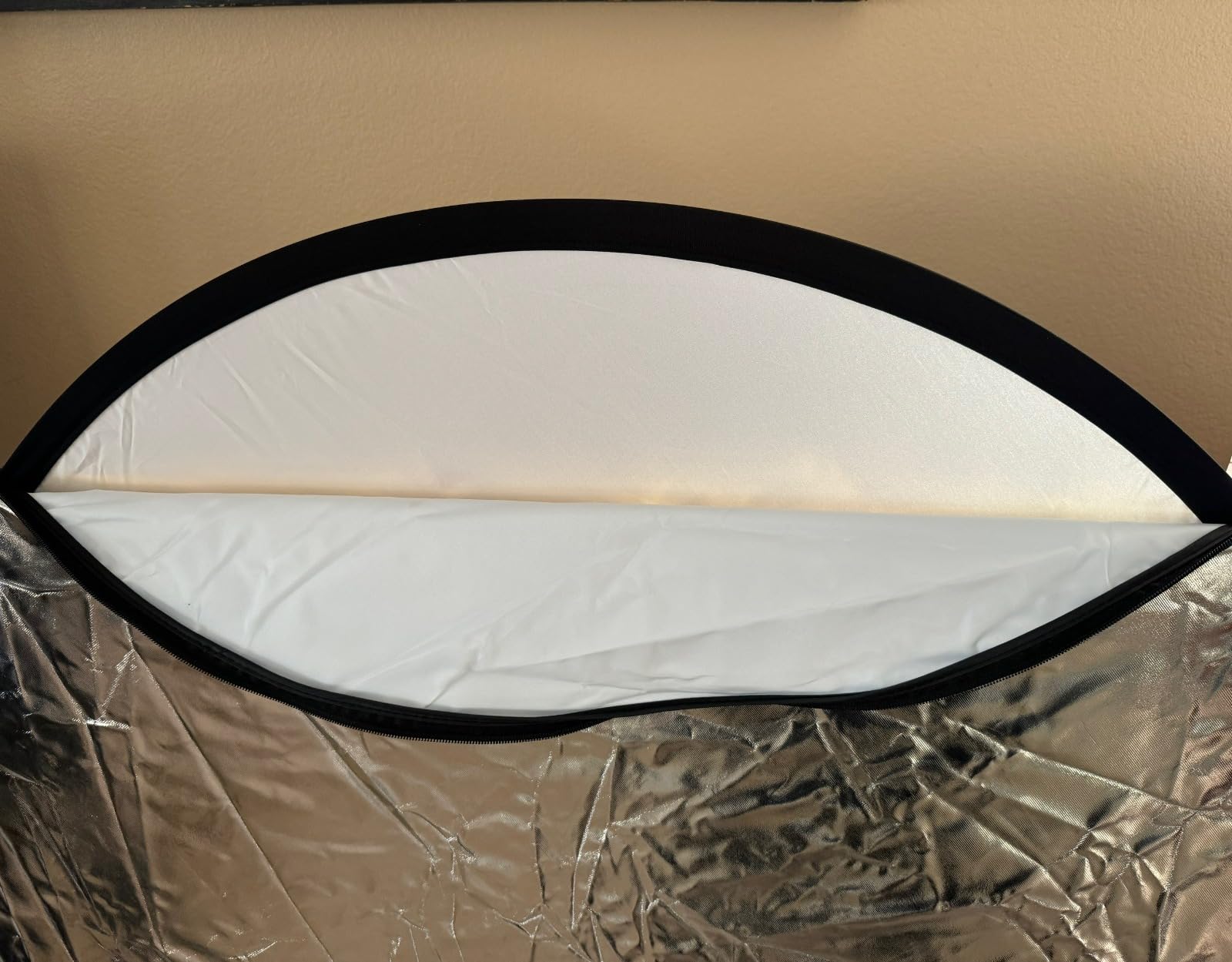 K&F CONCEPT 5-in-1 Light Reflector 32 inch(80cm) Photography Diffuser Collapsible Portable for Studio and Outdoor Lighting Gold Silver White Black Translucent - Photography Diffuser for Studio and Outdoor Lighting, Gold/Silver/White/Black/Translucent, LE02 customer photo 2