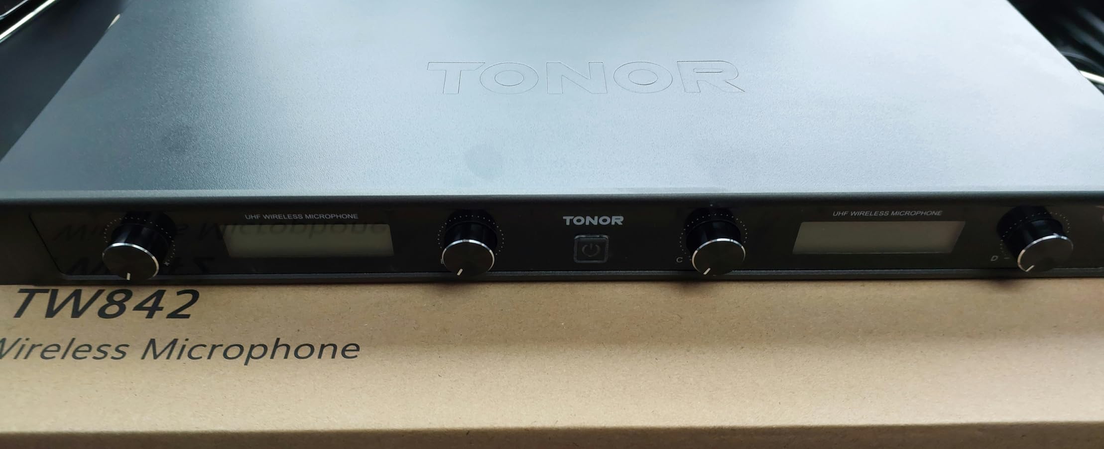 TONOR UHF Wireless Microphone System with Headset Lavalier Lapel Mic, Bodypack Transmitter, Rechargeable Receiver, 2 * 15 Channels 60 m/200ft Range 1/4