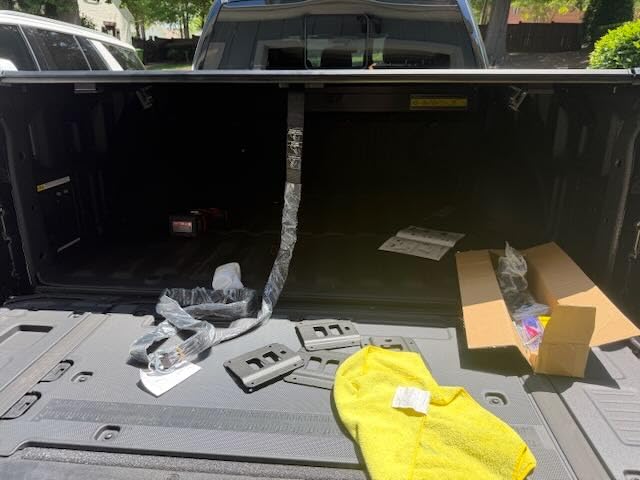 Bestwyll Retractable Hard Tonneau Cover for 2015‑2026 Ford F‑150 5.5ft Bed | 66 Inch Short Bed Low‑Profile Aluminum Lockable Security Auto‑Retract Dual T‑Slot Rails for Roof Racks & Crossbars customer photo 1
