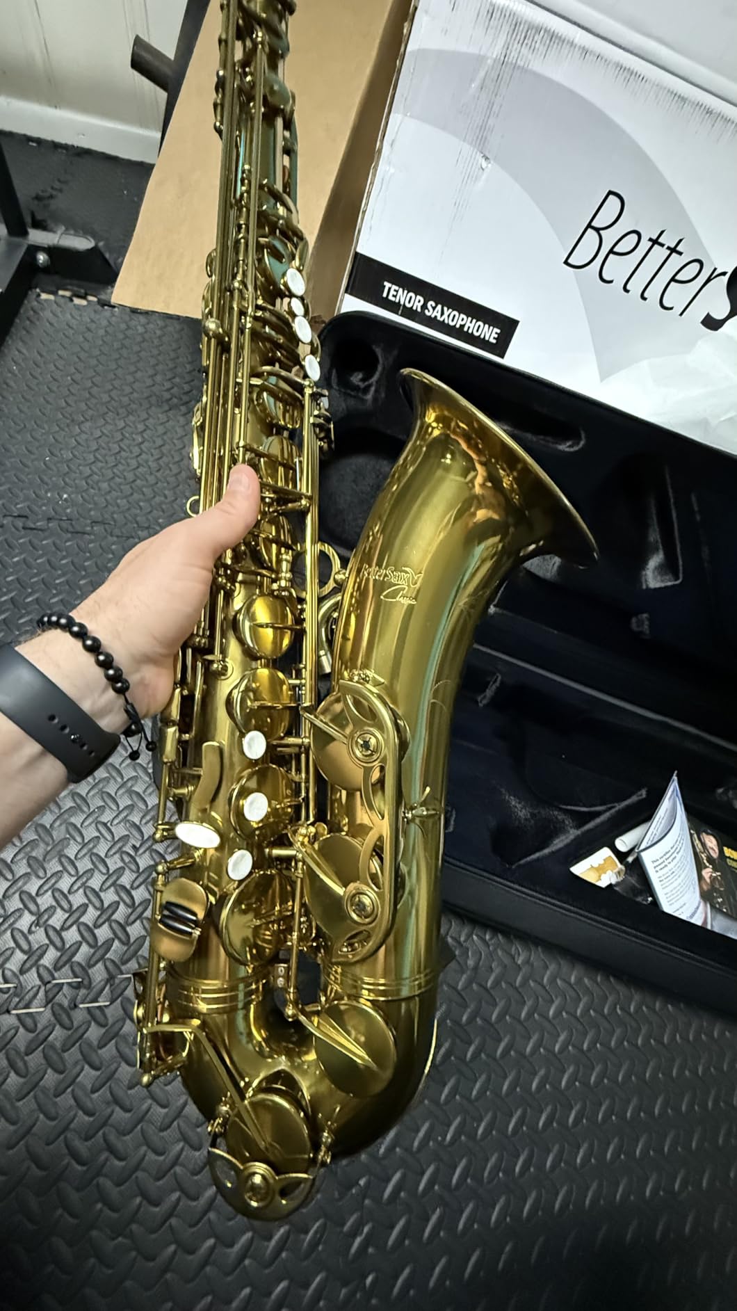BetterSax Classic Tenor Saxophone - Professional-Grade Instrument with Dark Gold Lacquer Finish - Complete Kit for Beginners and Pros - Includes Mouthpiece, Neckstrap, and Durable Case customer photo 2